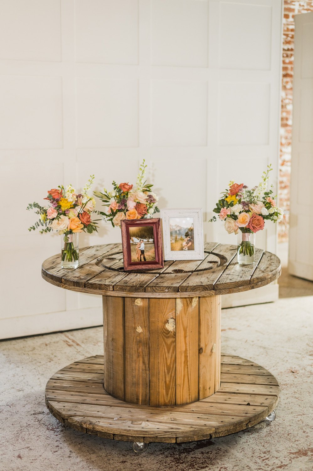 Plume&Furrow-Wedding-Florist-Morgan&Colby-theStVrain-June-Colorado-Function+FlourishPhoto-details-welcome-table-flower-arrangements.jpg