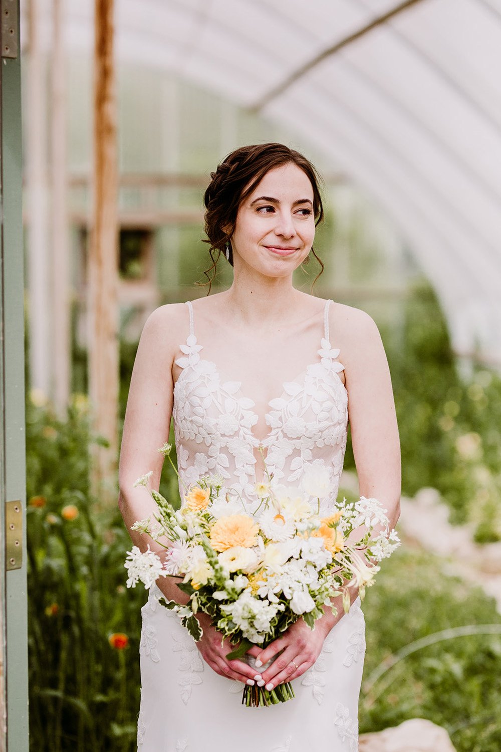 Plume&Furrow-Wedding-Florist-Annie&Alex-Lyons-Farmette-Colorado-TaylerCarlisle-first-look-bride-bouquet.jpg