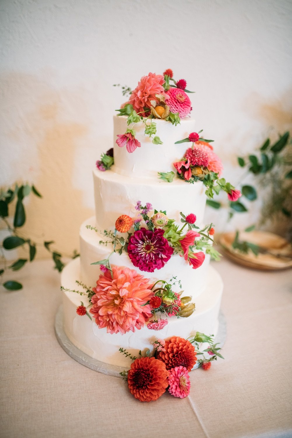 Plume&Furrow-Wedding-Florist-Alli&Wes-LoneHawk-Farm-Colorado-reception-cake-flowers.jpg