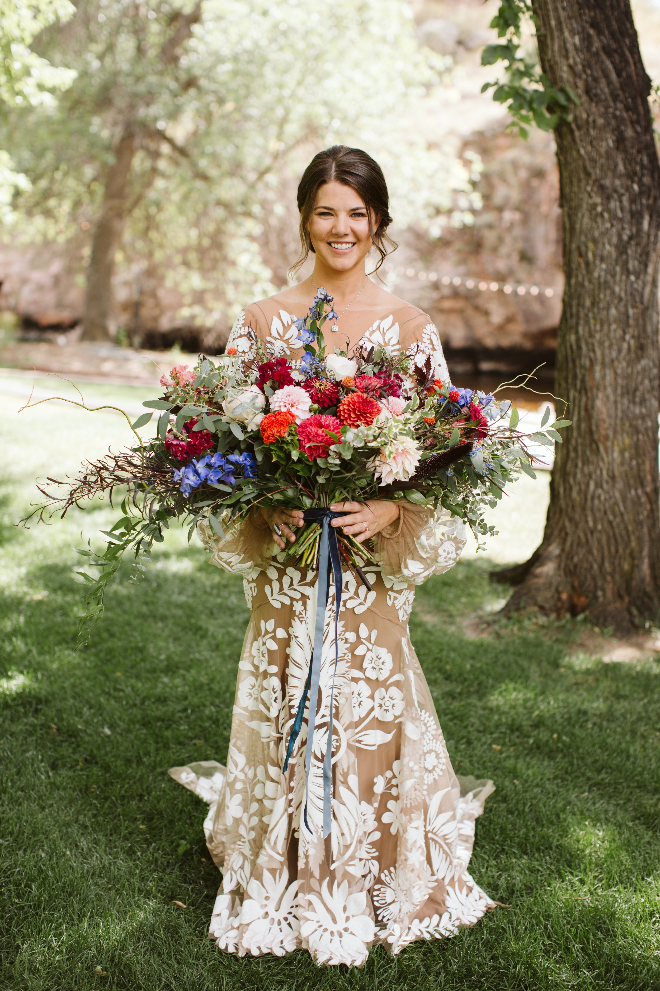 Plume&Furrow-Wedding-Florist-Kayla&Scott-AdamHouseman-River-Bend-September-Colorado-Bride.jpg