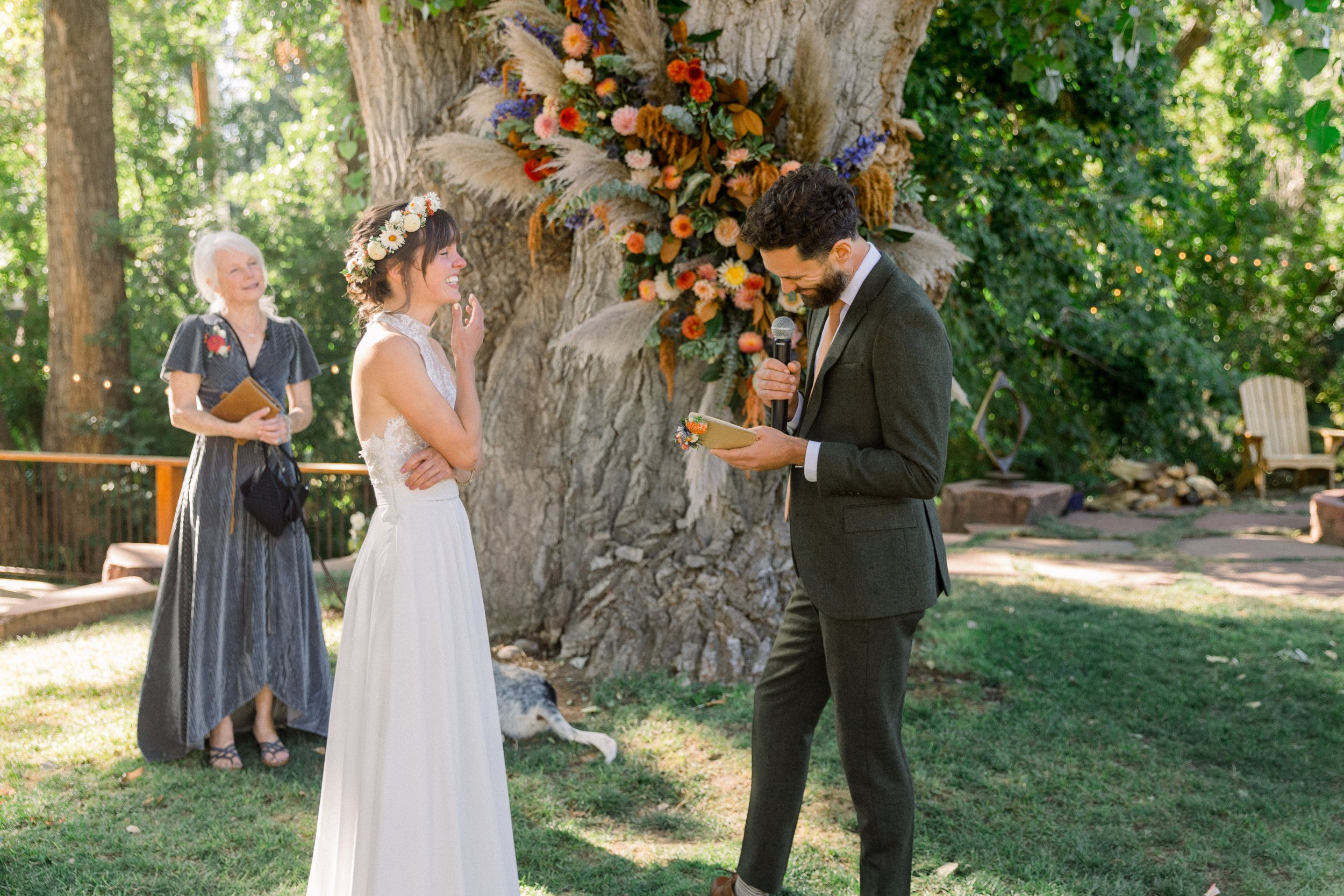 Plume&Furrow-Weddinf-Florist-Taylor&Ryan-ChelseaSliwaPhotography-Lyons-Farmette-September-Colorado-Couple-Wedding-Vows-Floral-Installation.jpg