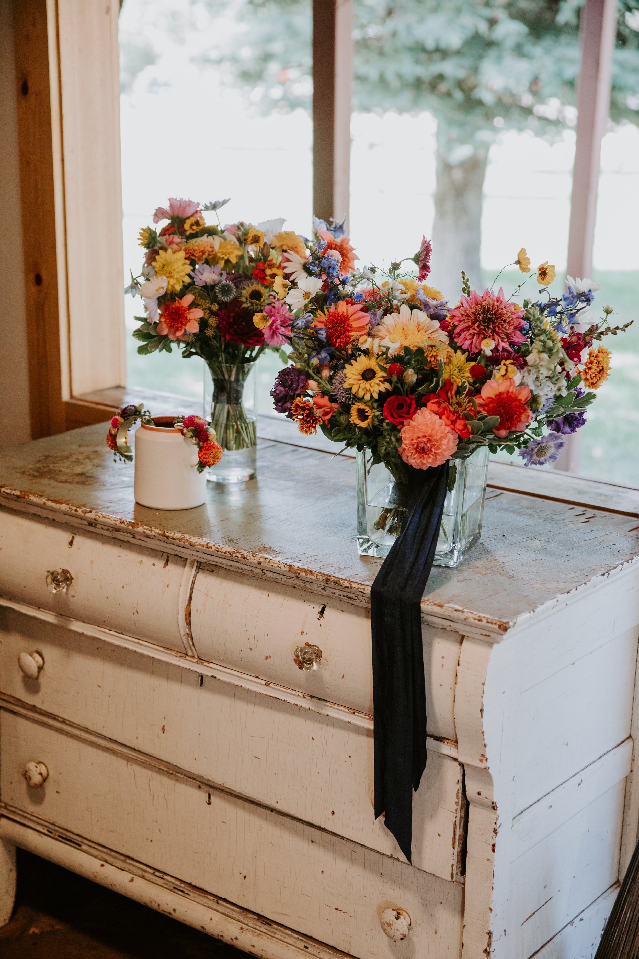 Plume&Furrow-Wedding-Florist-Sarah&Jordan-AshleyTiedgenPhotography-River-Bend-August-Colorado-Bridal-Bridesmaid-Bouquet.jpg