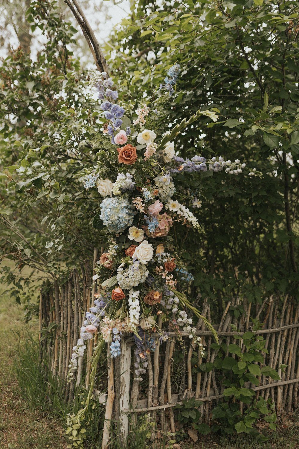 Plume&Furrow-Wedding-Florist-theMandinos-AbbyRindelPhoto-LoneHawk-Farm-Colorado-June-ceremony-swag.jpg