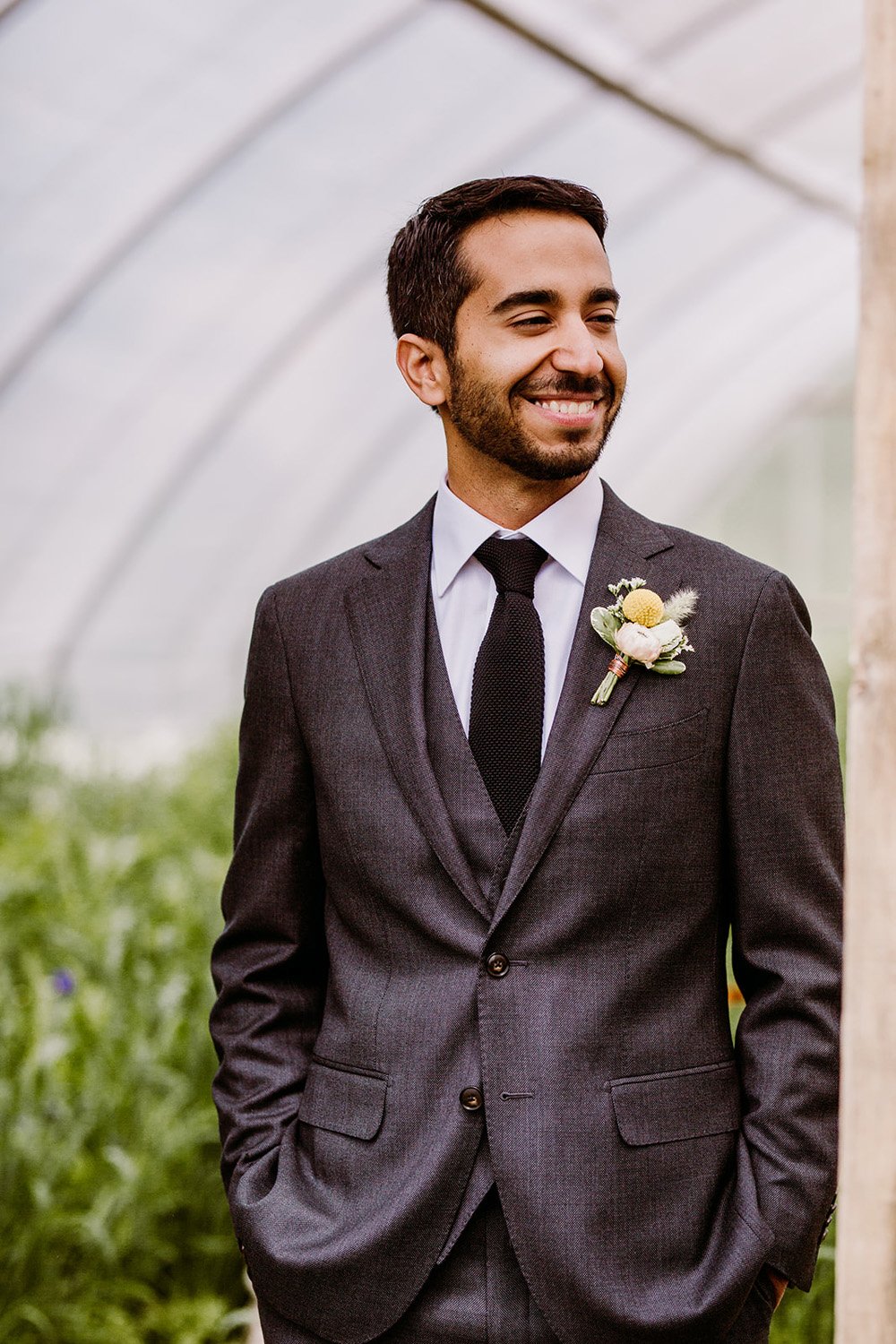 Plume&Furrow-Wedding-Florist-Annie&Alex-Lyons-Farmette-Colorado-TaylerCarlisle-first-look-groom-boutonniere.jpg