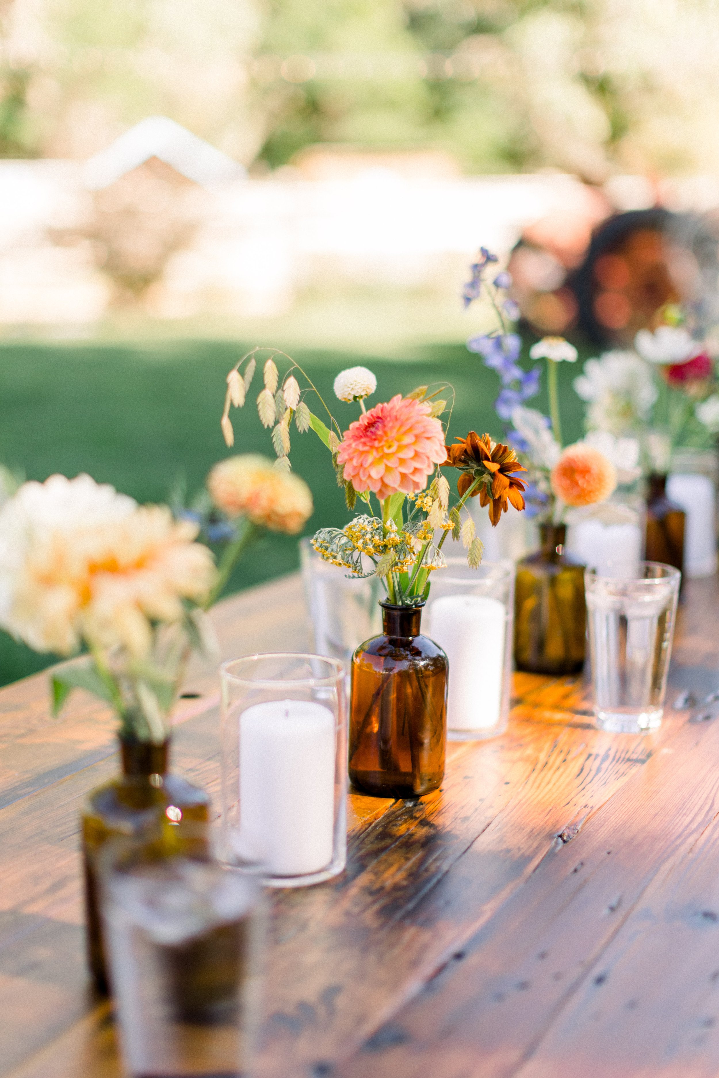 Plume&Furrow-Weddinf-Florist-Taylor&Ryan-ChelseaSliwaPhotography-Lyons-Farmette-September-Colorado-Reception-Bud-Vases-Colorado-Wildflower.jpg