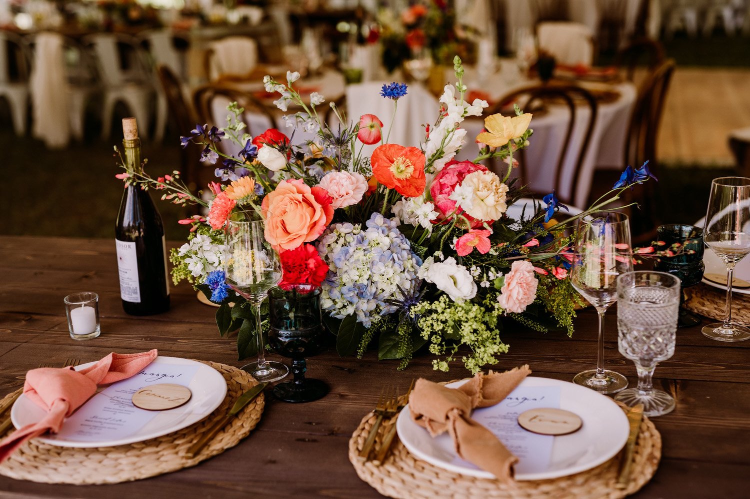 Plume&Furrow-Wedding-Florist-Talie&Forrest-Boulder-County-Colorado-TaylerCarlisle-reception-table-setting-flower-arrangement.jpg