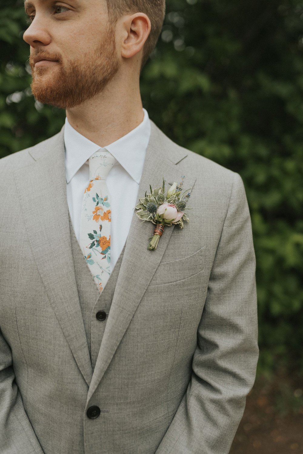 Plume&Furrow-Wedding-Florist-theMandinos-AbbyRindelPhoto-LoneHawk-Farm-Colorado-June-groom-portrait-boutonniere.jpg