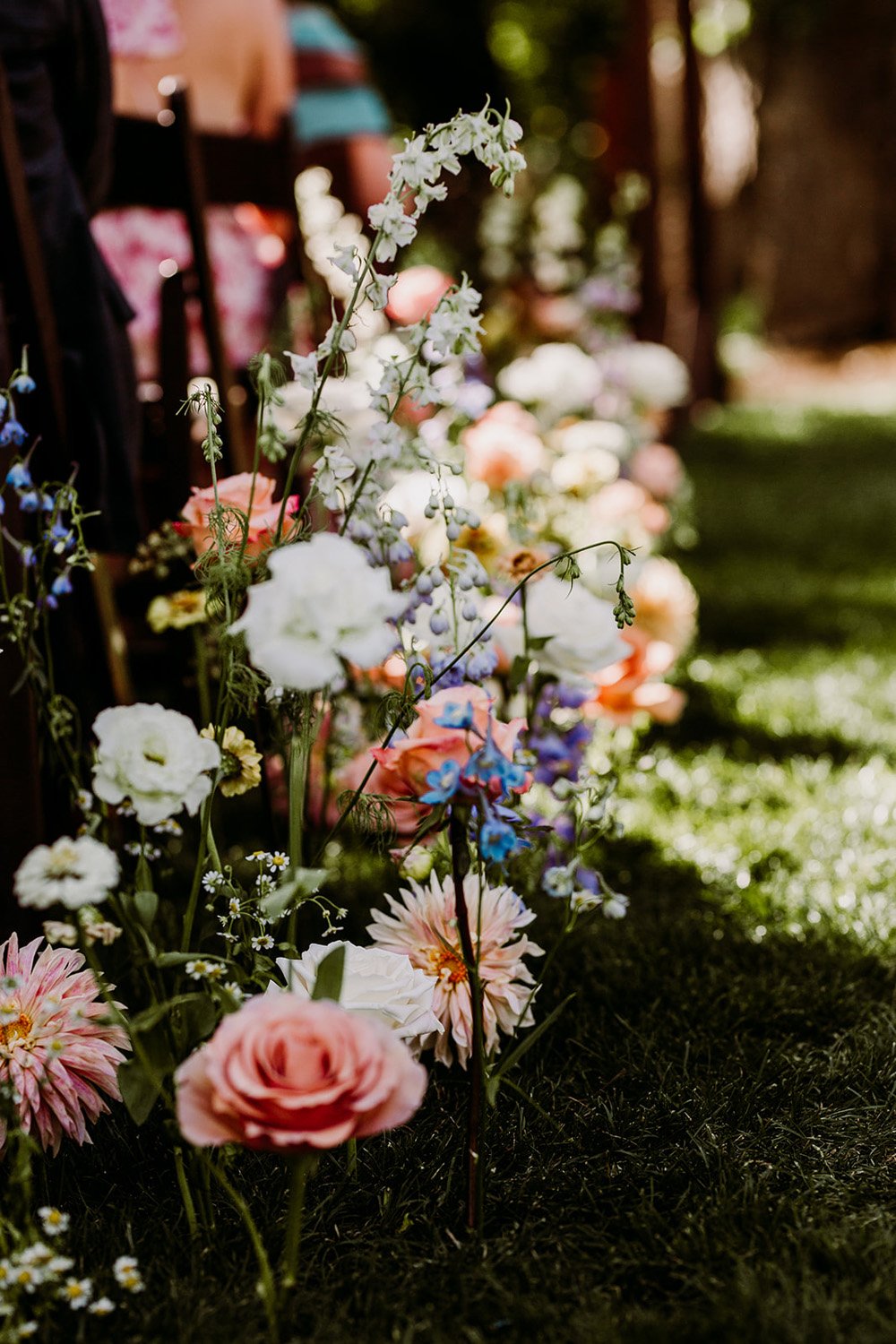 Plume&Furrow-Colorado-Wedding-Florist-Emily&Charlie-TaylerCarlislePhoto-Farmette-September-aisle-flowers-detail.jpg