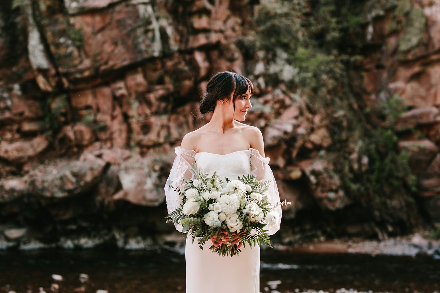Plume&Furrow-Wedding-Florist-Megan&Jack-TaylerCarlislePhoto-RiverBend-August-Colorado-bride-portrait.jpg