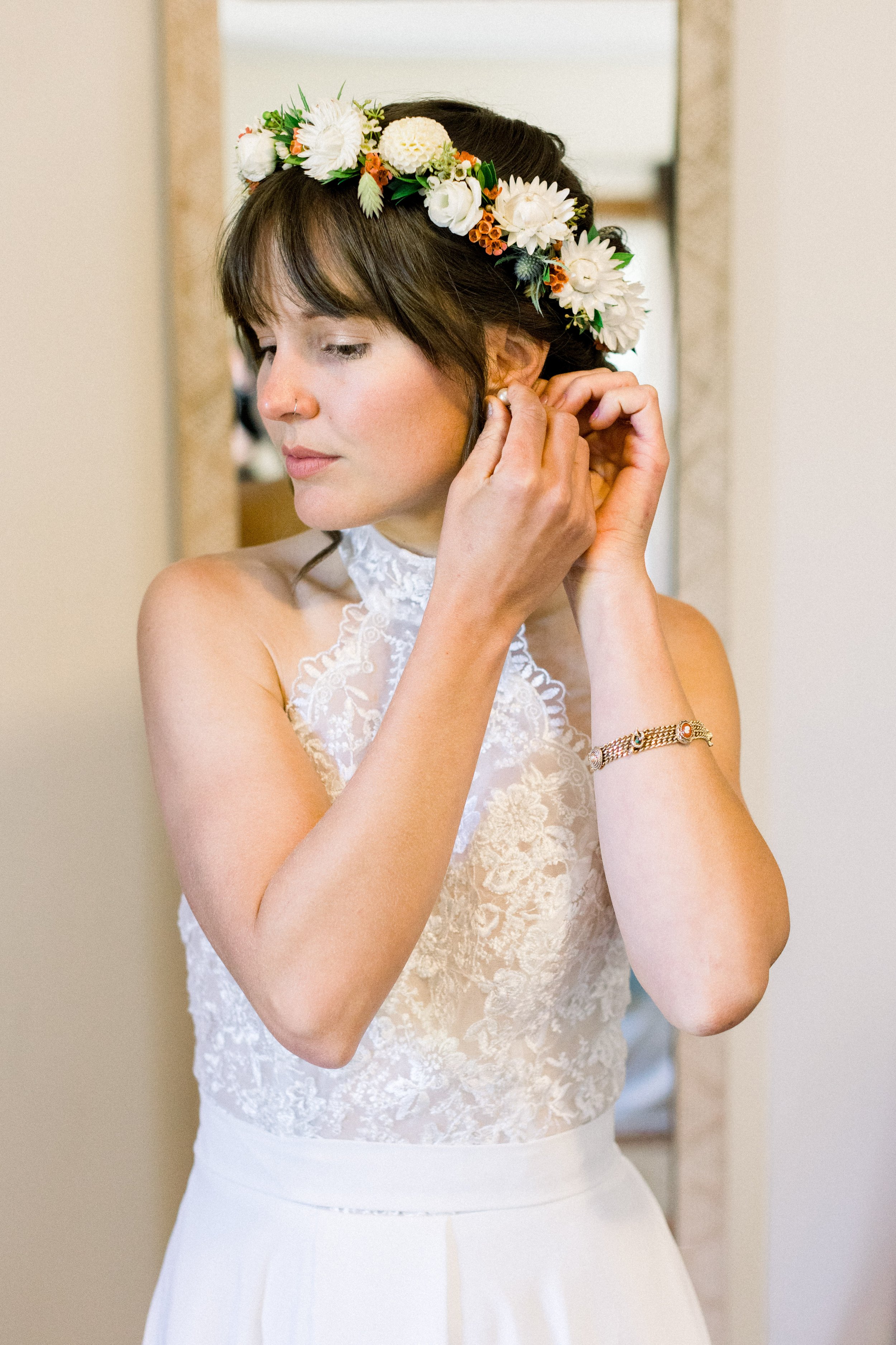 Plume&Furrow-Weddinf-Florist-Taylor&Ryan-ChelseaSliwaPhotography-Lyons-Farmette-September-Colorado-Bride-Getting-Ready-Flower-Crown.jpg