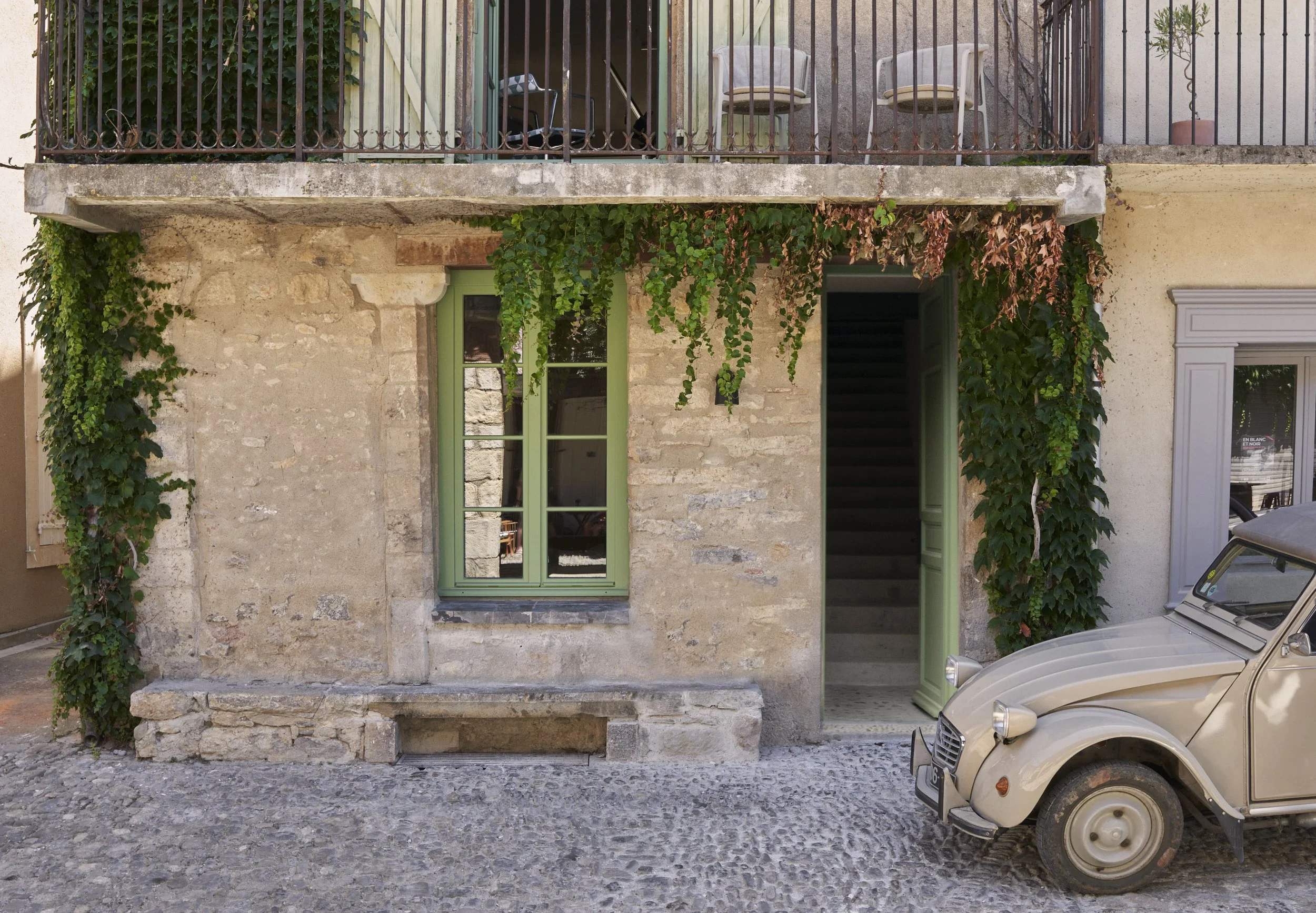 Vipp Guesthouse, Lagrasse - France // Stylist: Julie Mølsgaard