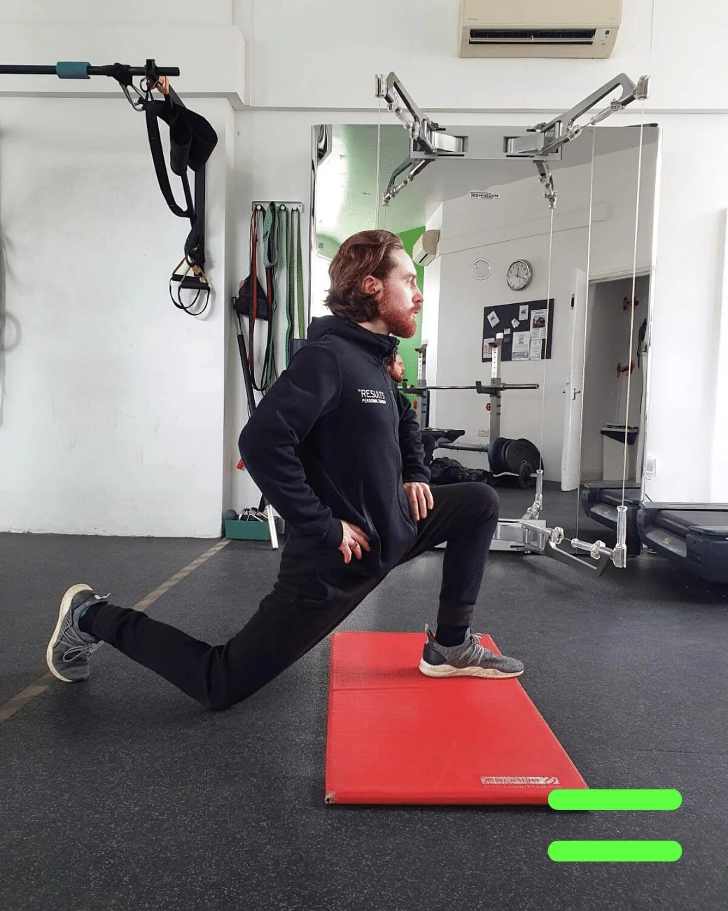 Do you stretch before your workouts?
⭐️Stretching not only helps to prevent injury, but it also helps you get more out of your workouts. For example, the more you stretch your hamstrings, the deeper your deadlift, and the better your growth.
⭐️Heavy 