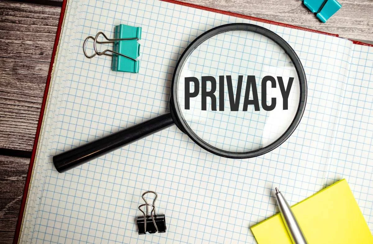 magnifying glass with the text PRIVACY