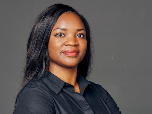 Un portrait de Lynda Amadagana pour Forbes Afrique