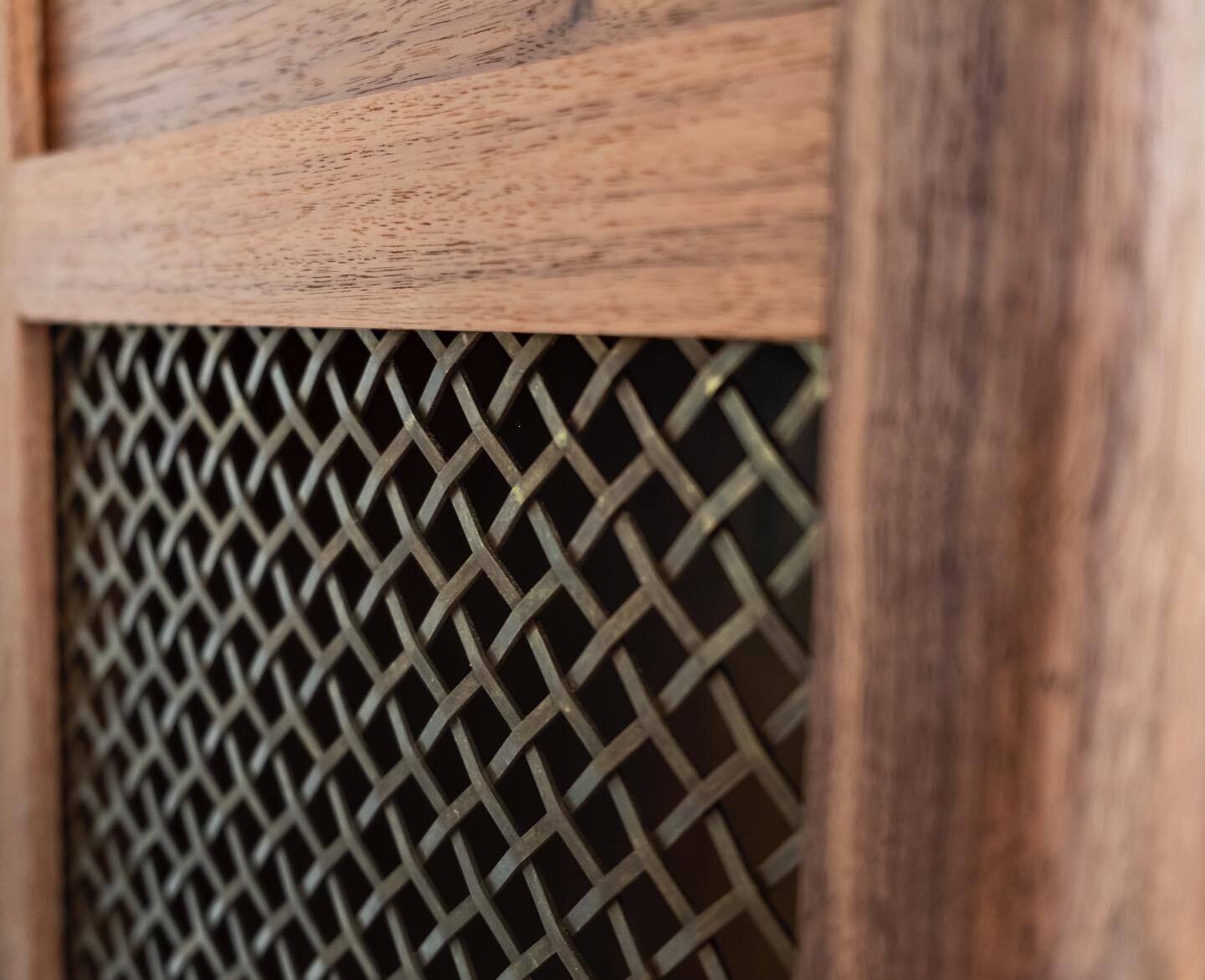 The woven brass mesh we used for our hallway cabinet is a heavy duty antiqued brass that is beautiful, durable, and will allow plenty of circulation for the air purifier housed within.
.
.
.

#workshop #furnitureMaker #bespoke #customFurniture #commi