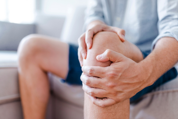 GAE vs GNA: Choosing the Right Non-Surgical Relief for Chronic Knee Pain