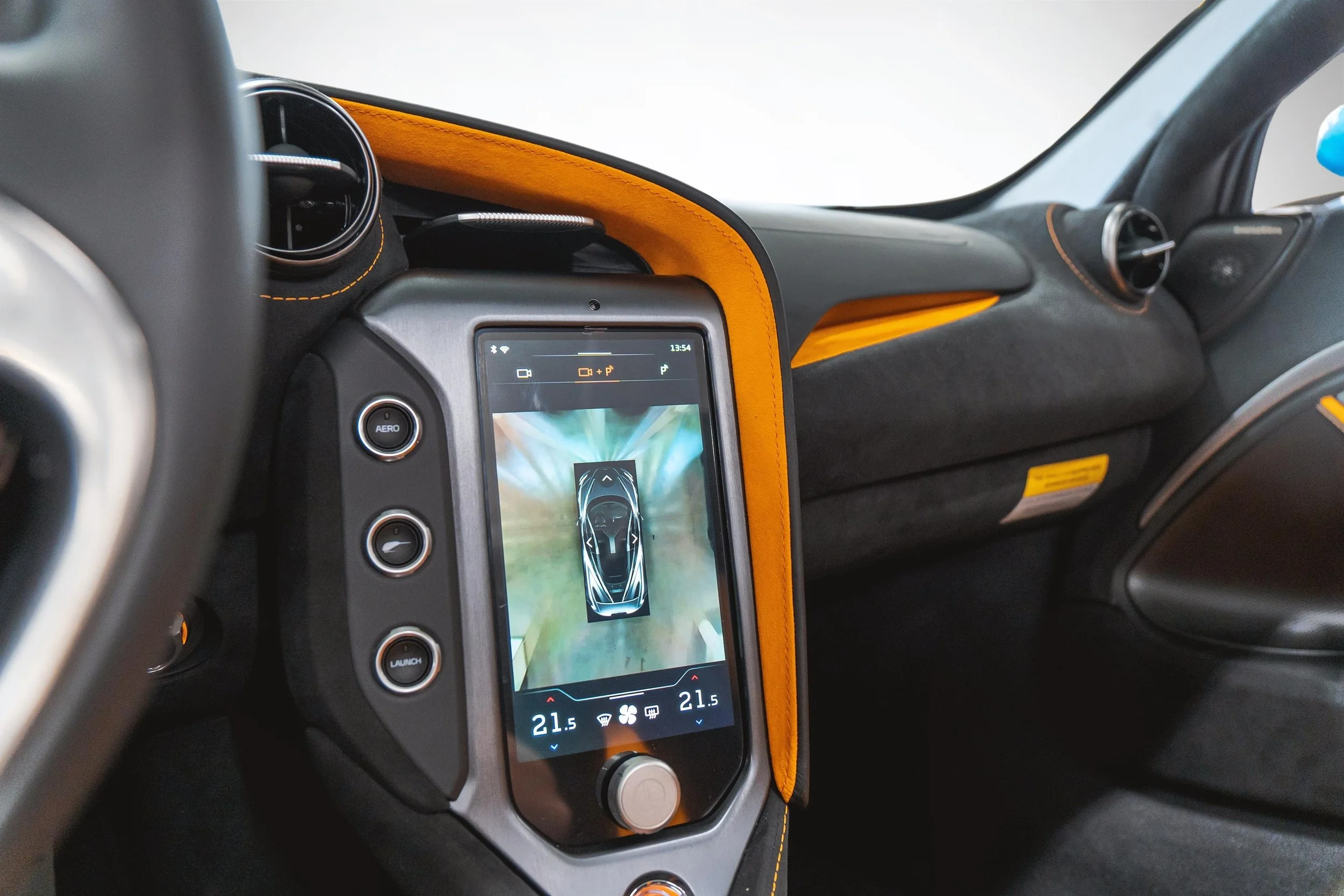 Jaguar Land Rover Laval - 19-13262553-mclaren-m10-2026-m26003-photos-interieures.jpeg