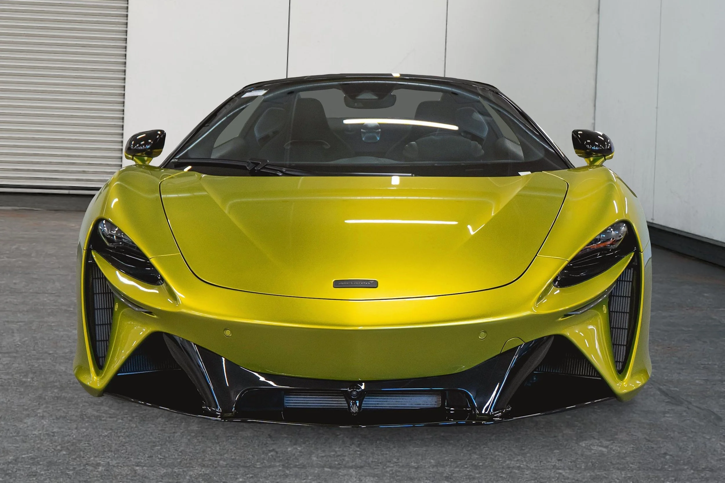 Jaguar Land Rover Laval - 10-13606520-mclaren-m10-2026-m26009-photos-exterieures.jpeg
