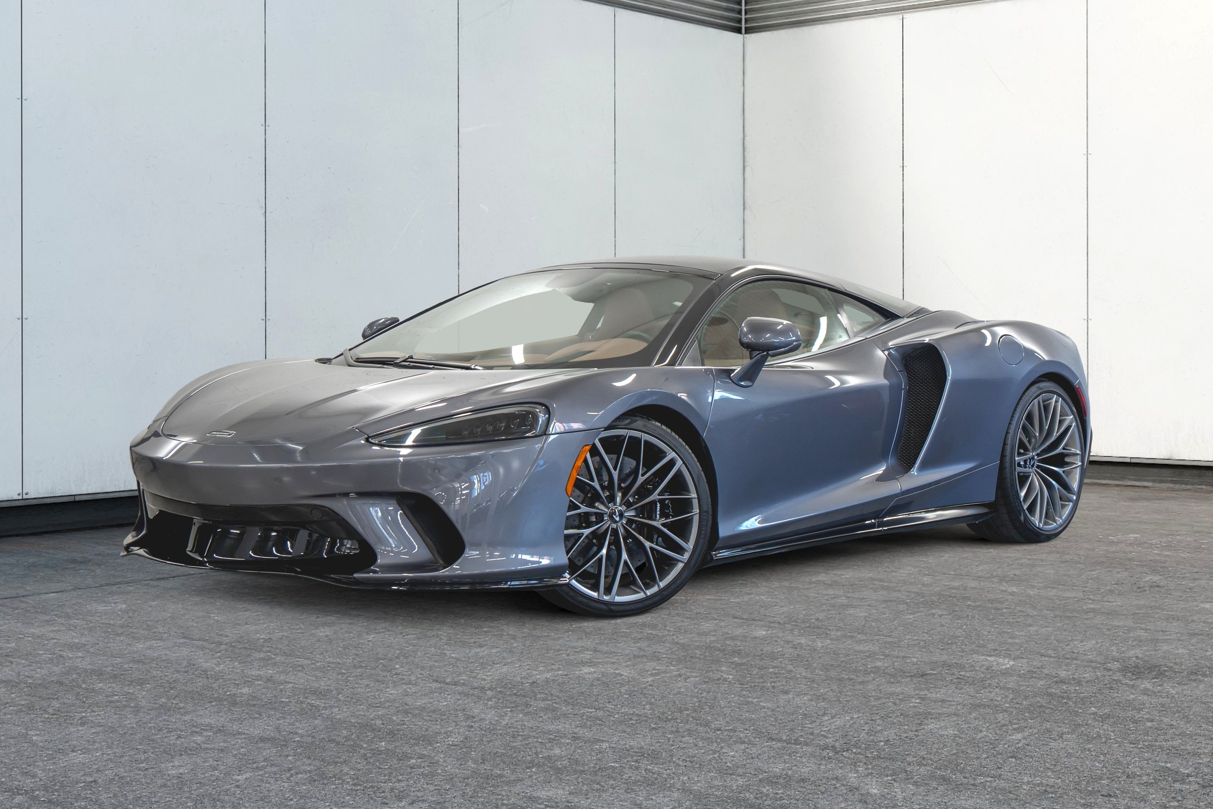Jaguar Land Rover Laval - 1-10913544-mclaren-m8e-2023-u25023-photos-exterieures.jpeg