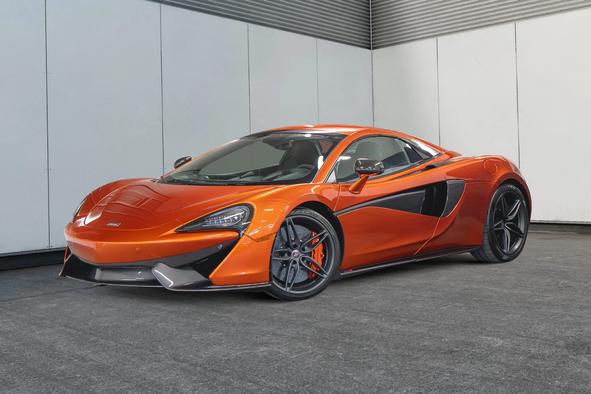 Jaguar Land Rover Laval - 1-11358178-mclaren-f1-lm-2019-photos-exterieures.jpeg