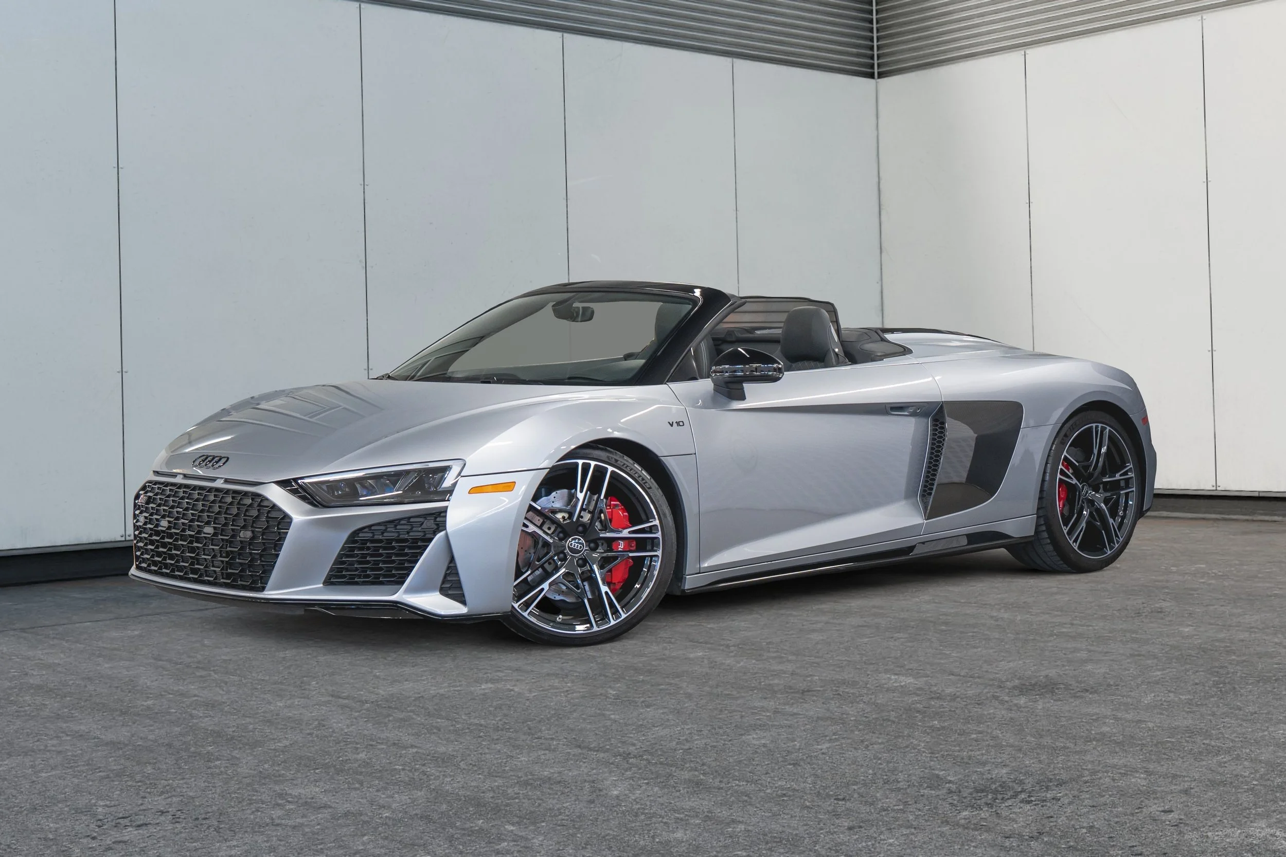 Jaguar Land Rover Laval - 2-11506995-audi-r8-2023-u25037-photos-exterieures.jpeg