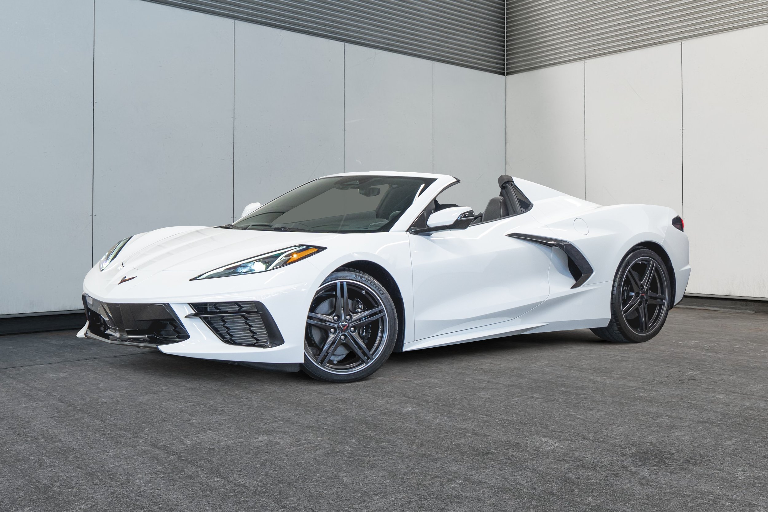 Jaguar Land Rover Laval - 2-11507017-chevrolet-corvette-2023-corvette-photos-exterieures.jpeg