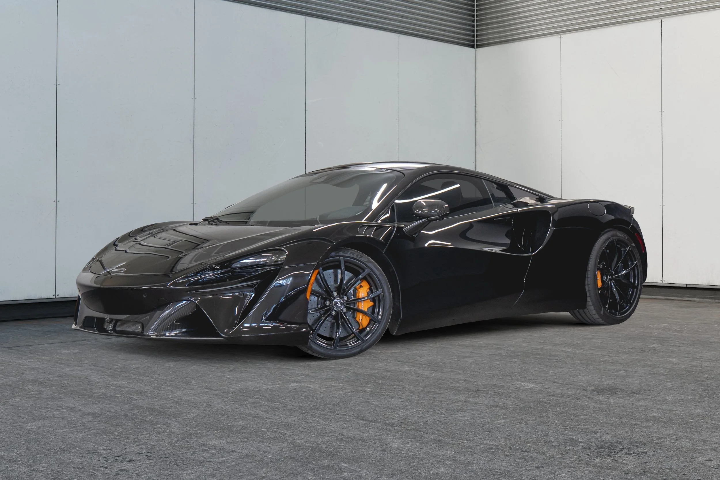 Jaguar Land Rover Laval - 1-11948911-mclaren-m8e-2023-u25045-photos-exterieures.jpeg