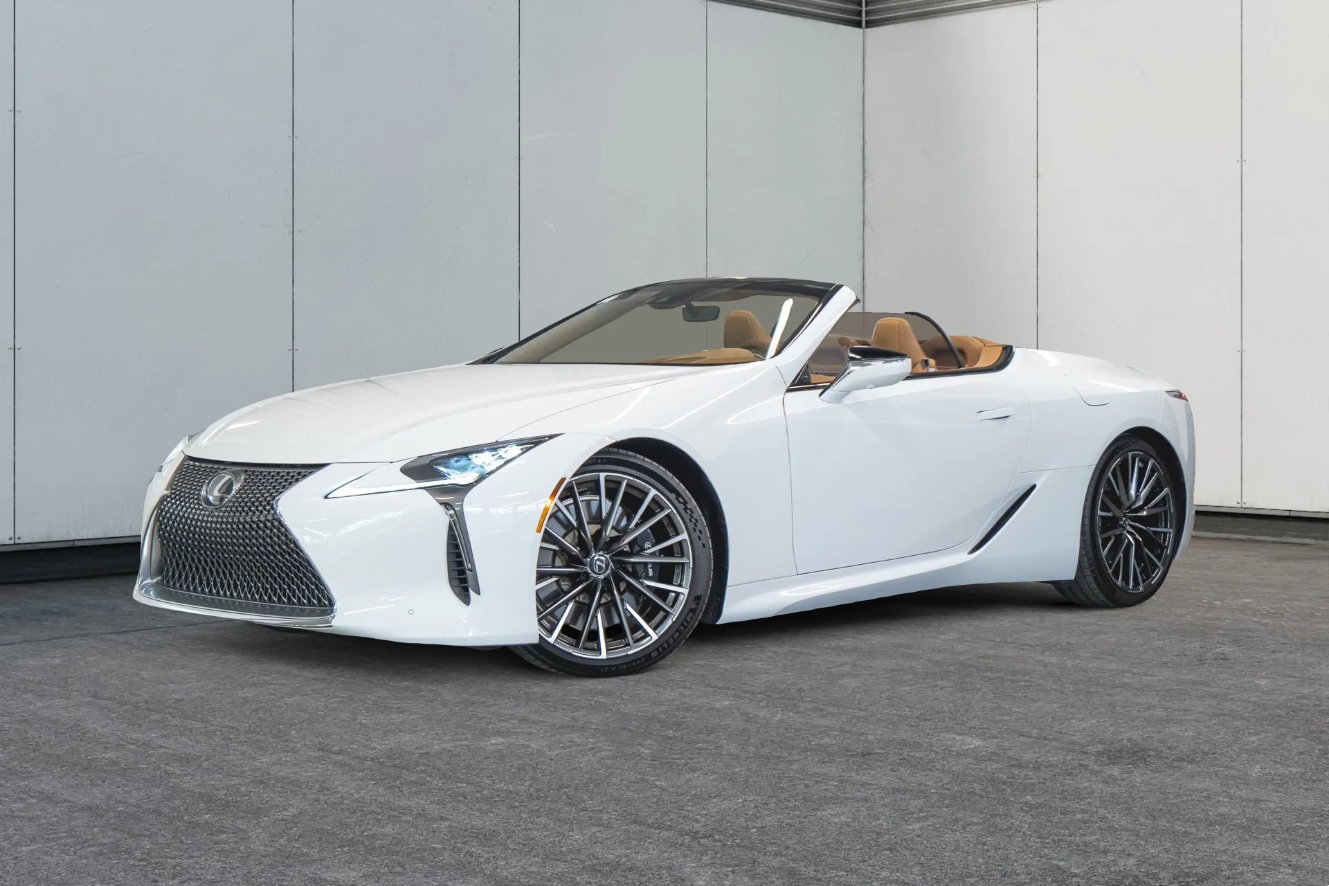 Jaguar Land Rover Laval - 2-14063416-lexus-lc-convertible-2024-m26008a-photos-exterieures.jpeg