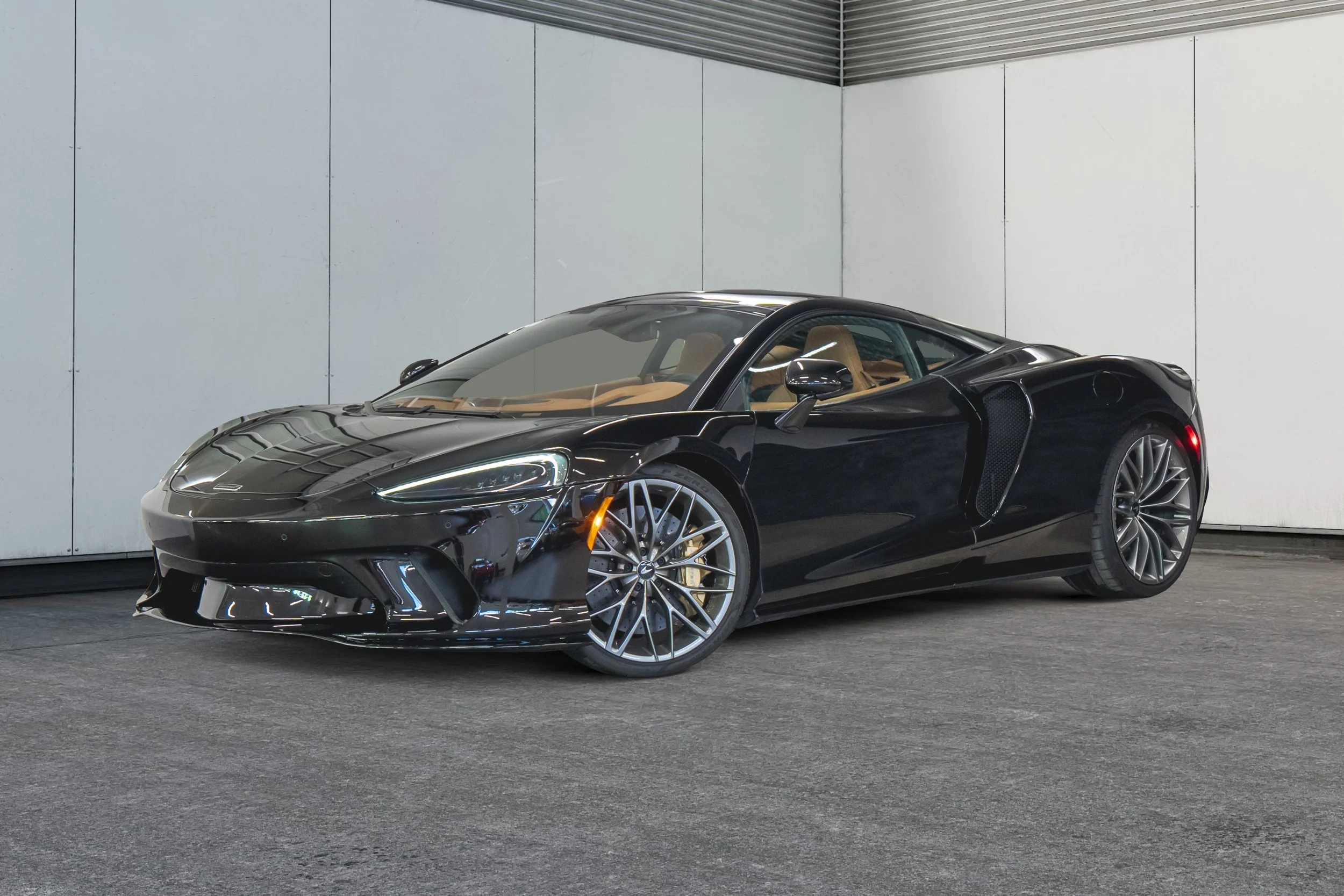 Jaguar Land Rover Laval - 23-13984013-mclaren-mp4-12c-1940-u26013-photos-exterieures.jpeg
