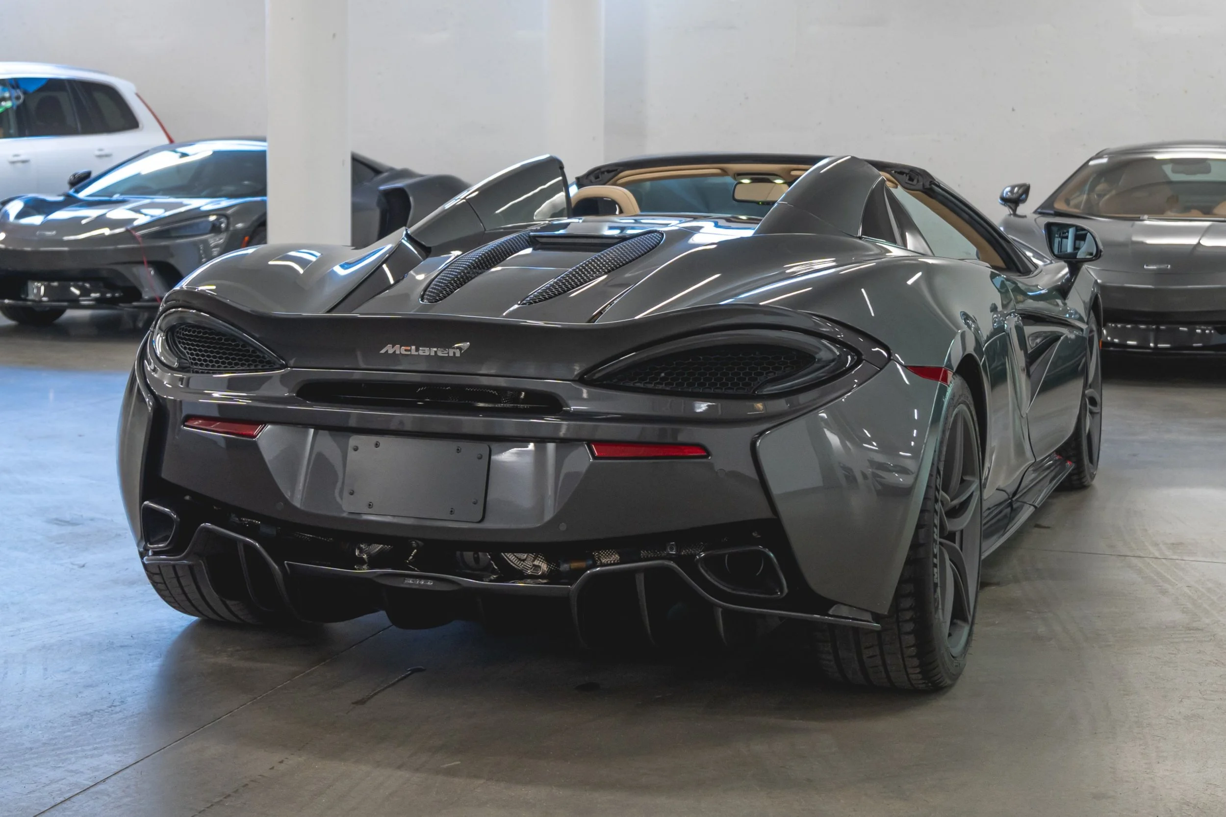 19-14905257-mclaren-f1-lm-2019-m26007a-photos-exterieures.jpeg