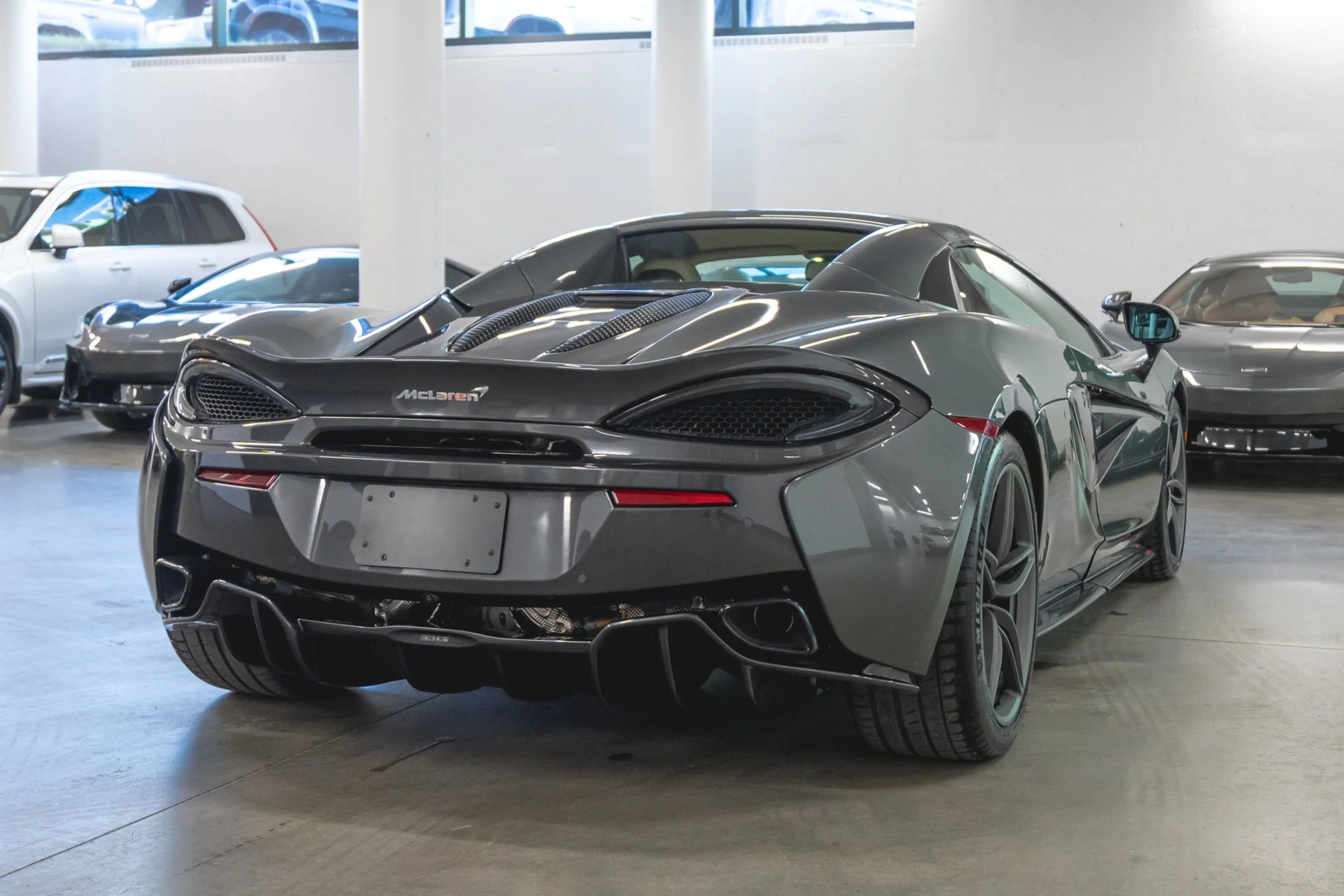 28-14905276-mclaren-f1-lm-2019-m26007a-photos-exterieures.jpeg