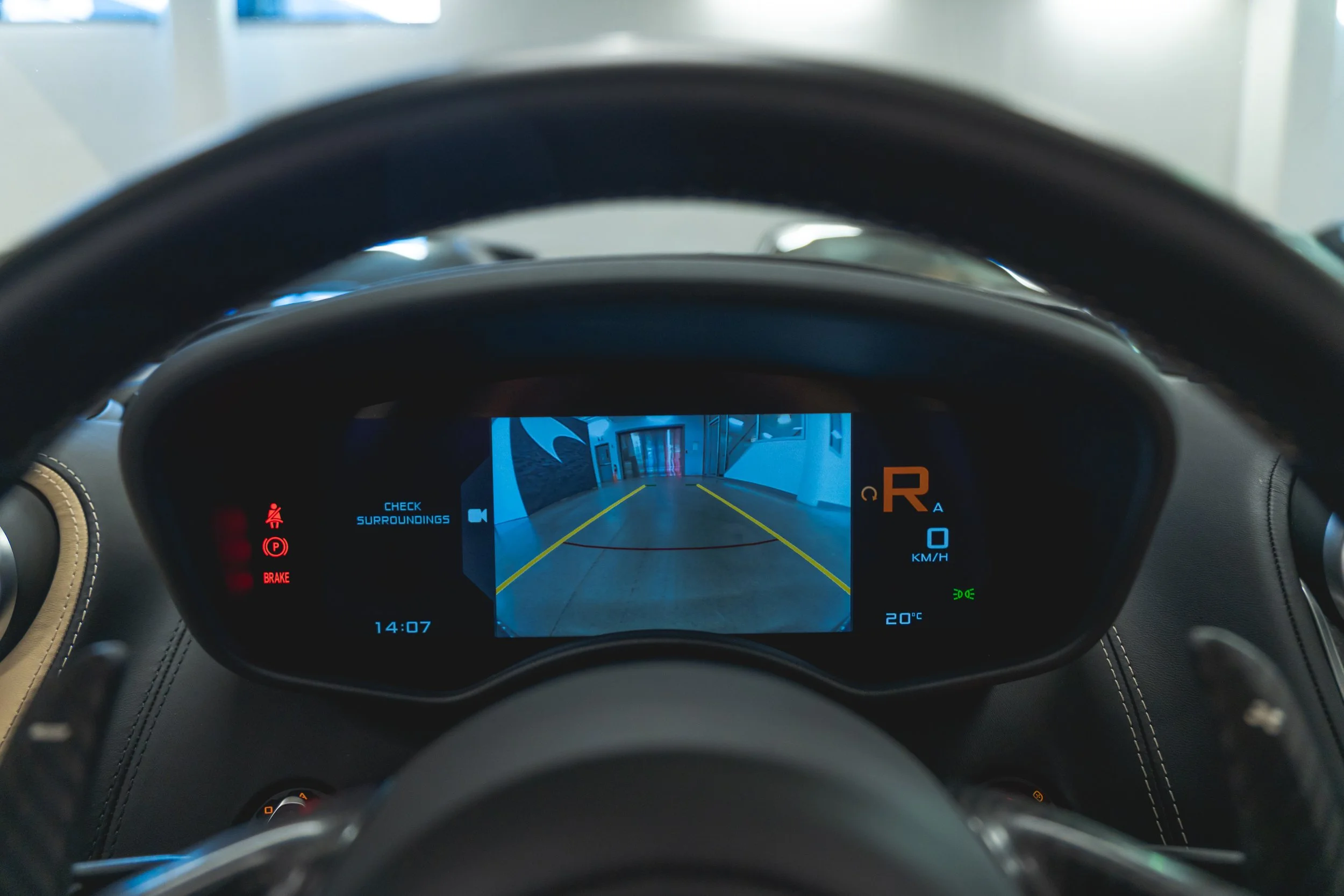 9-14905240-mclaren-f1-lm-2019-m26007a-photos-exterieures.jpeg
