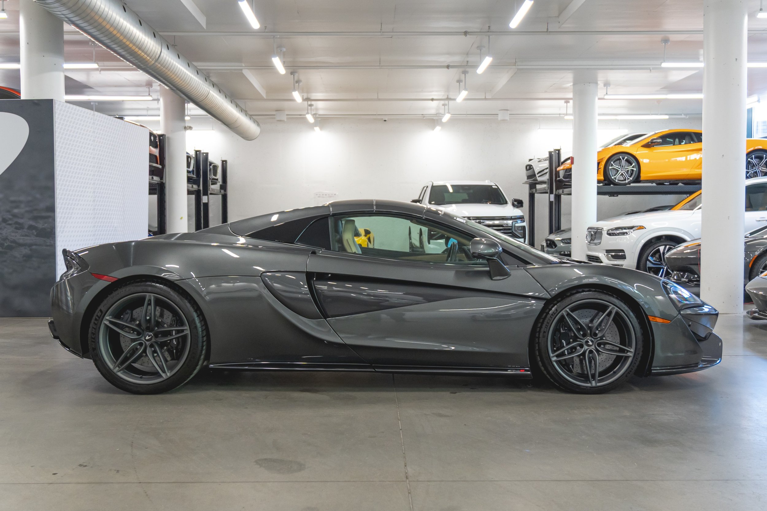 29-14905277-mclaren-f1-lm-2019-m26007a-photos-exterieures.jpeg