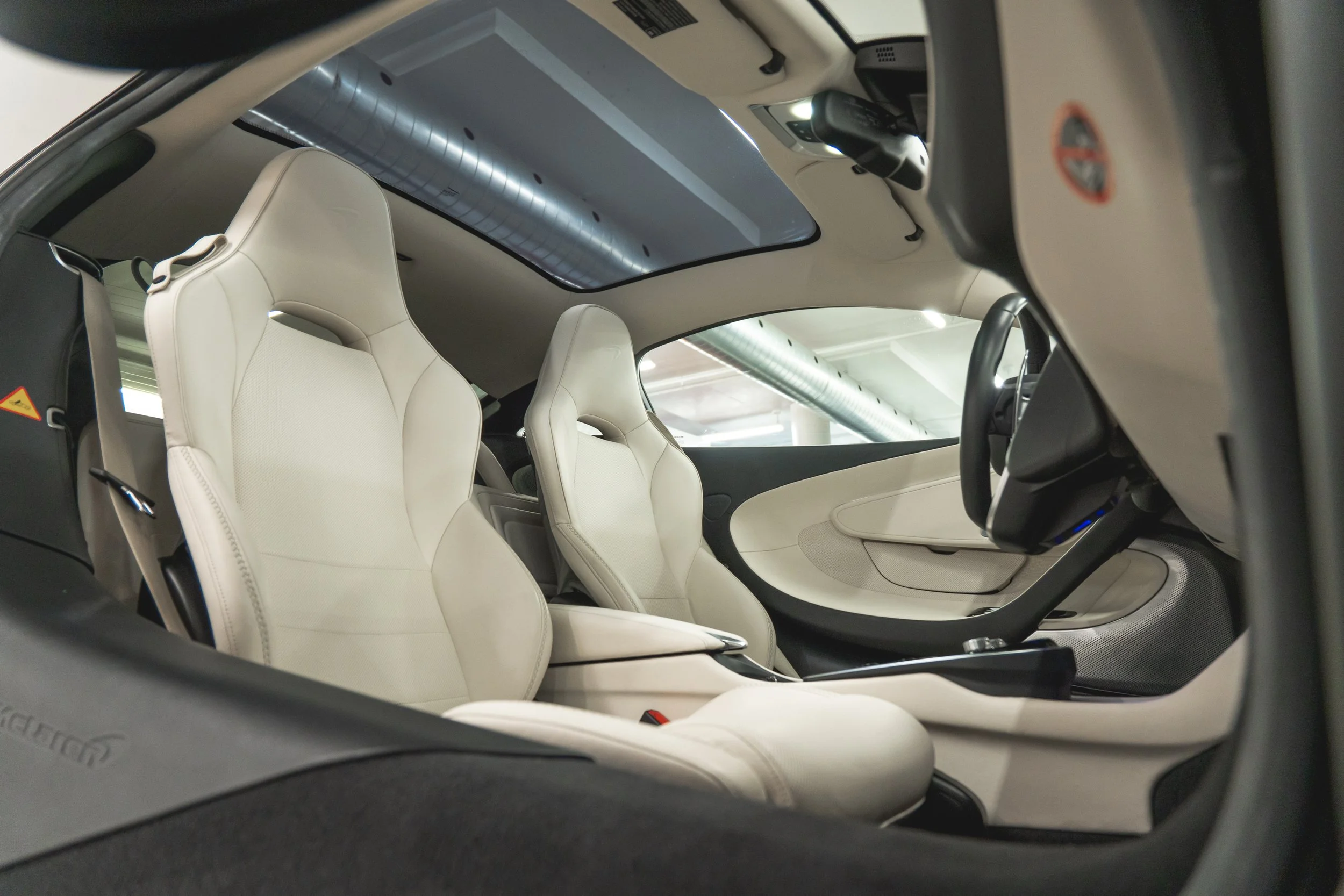 28-14861004-mclaren-m1c-2020-m27005a-photos-exterieures.jpeg