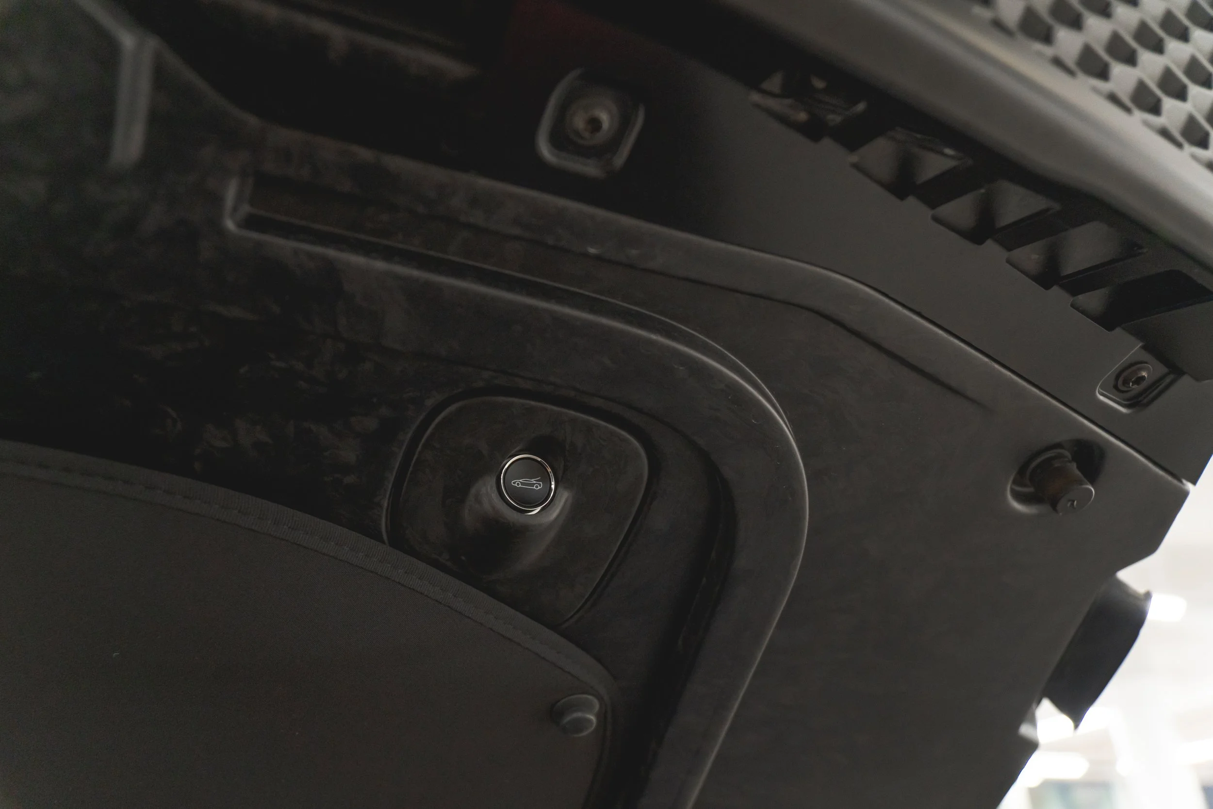 31-14861007-mclaren-m1c-2020-m27005a-photos-exterieures.jpeg