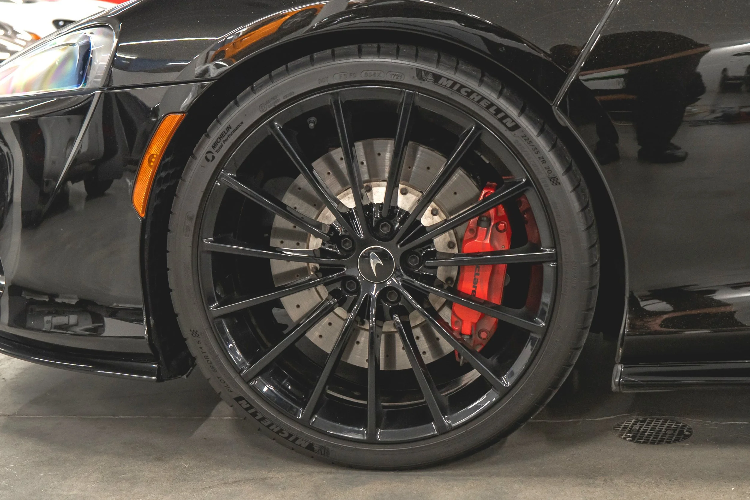 15-14860991-mclaren-m1c-2020-m27005a-photos-exterieures.jpeg