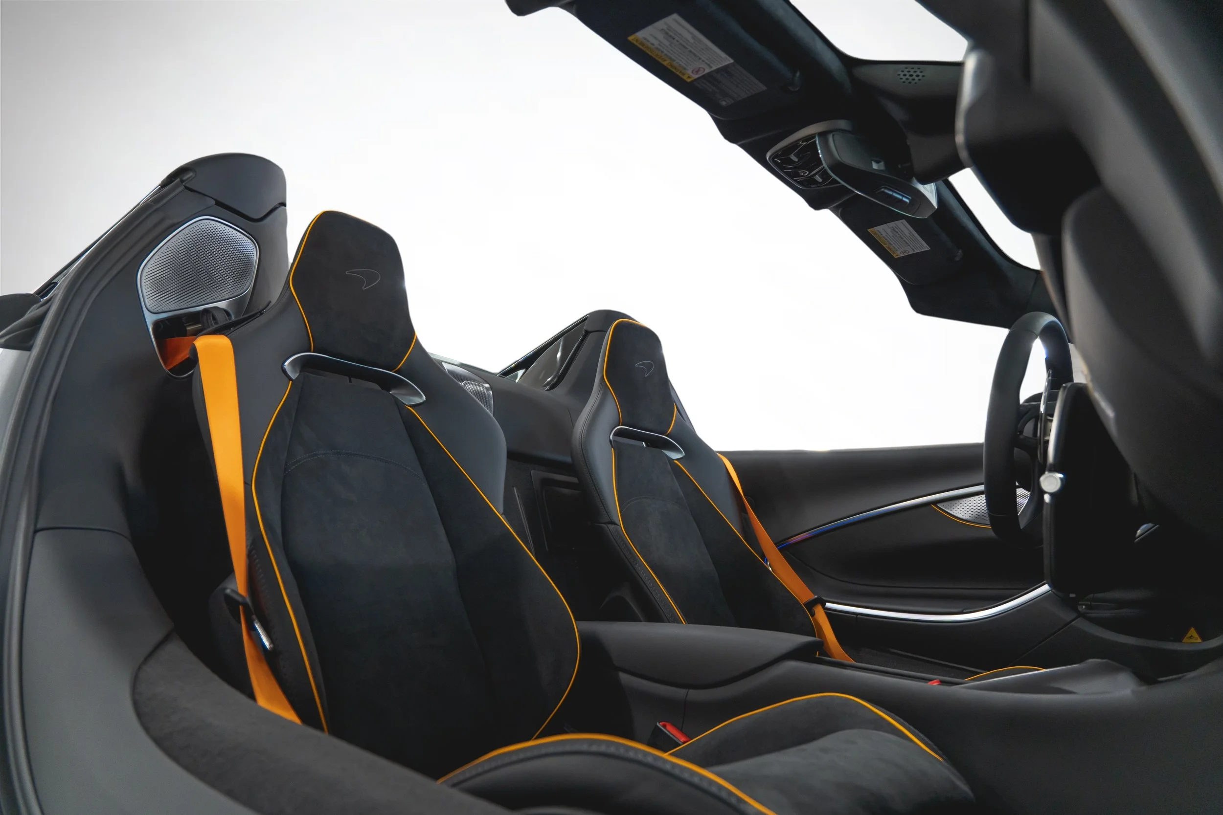 Jaguar Land Rover Laval - 7-14063423-mclaren-m23-2026-m26007-photos-exterieures.jpeg