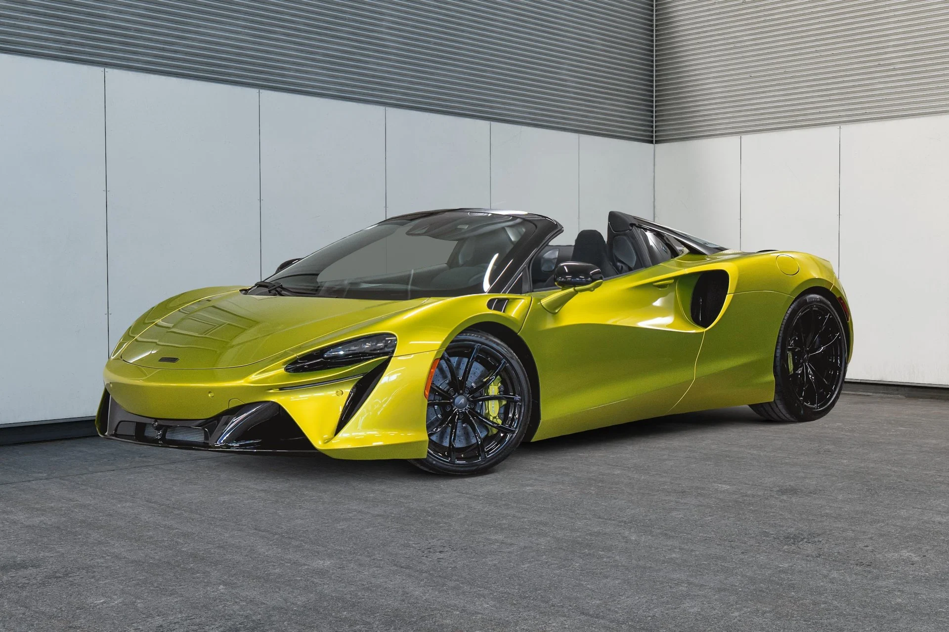 Jaguar Land Rover Laval - 2-13606493-mclaren-m10-2026-m26009-photos-exterieures.jpeg