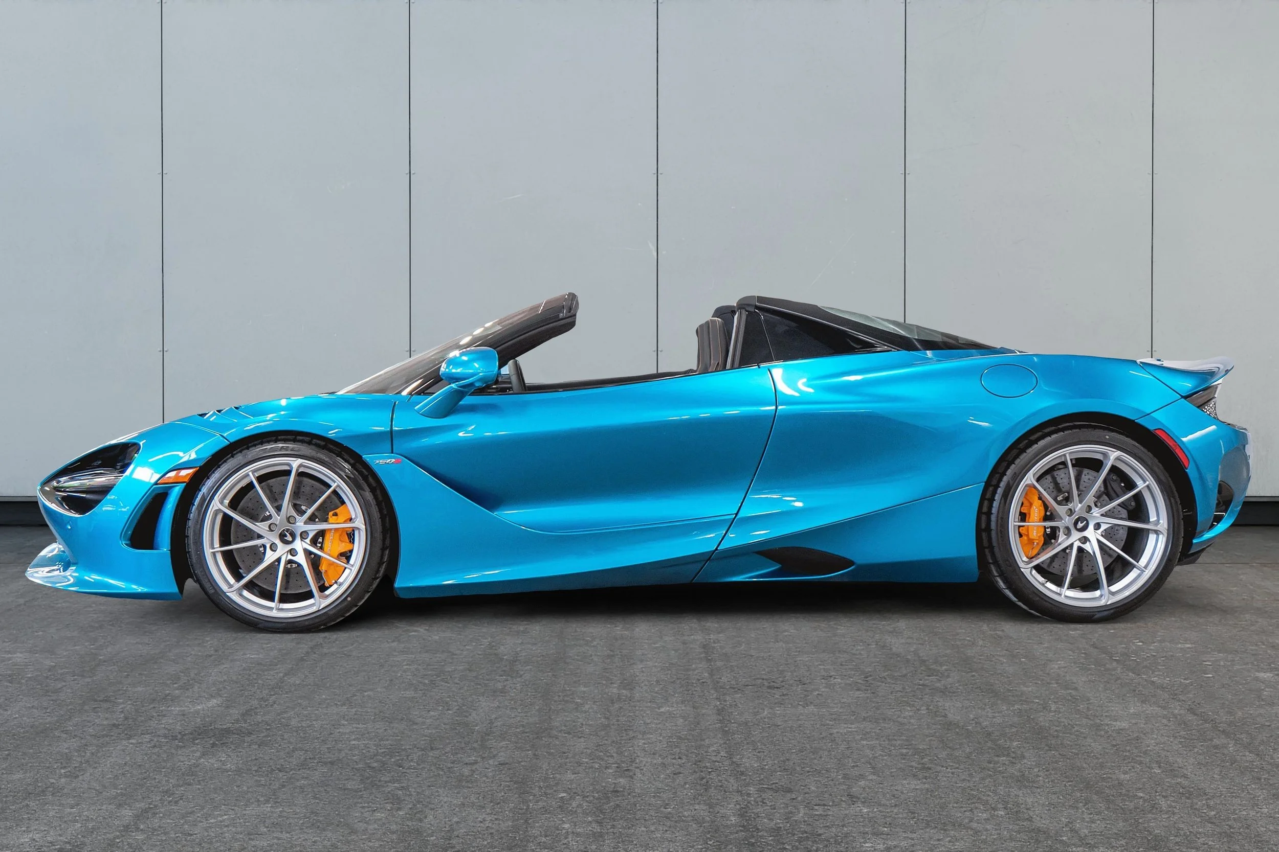 Jaguar Land Rover Laval - 3-13262458-mclaren-m10-2026-m26003-photos-exterieures.jpeg