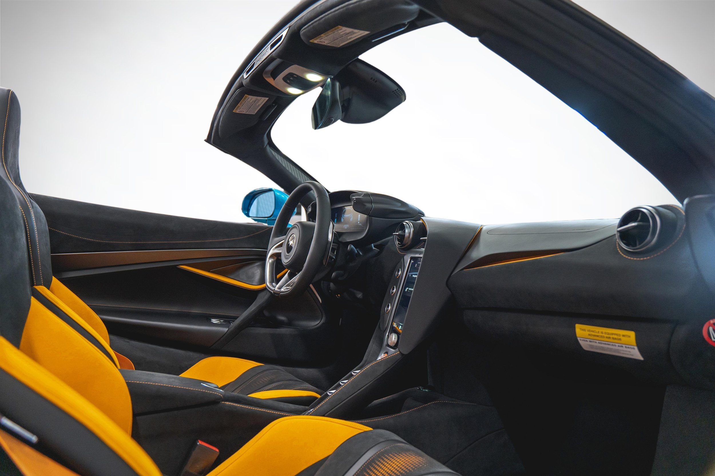 Jaguar Land Rover Laval - 23-13262557-mclaren-m10-2026-m26003-photos-interieures.jpeg