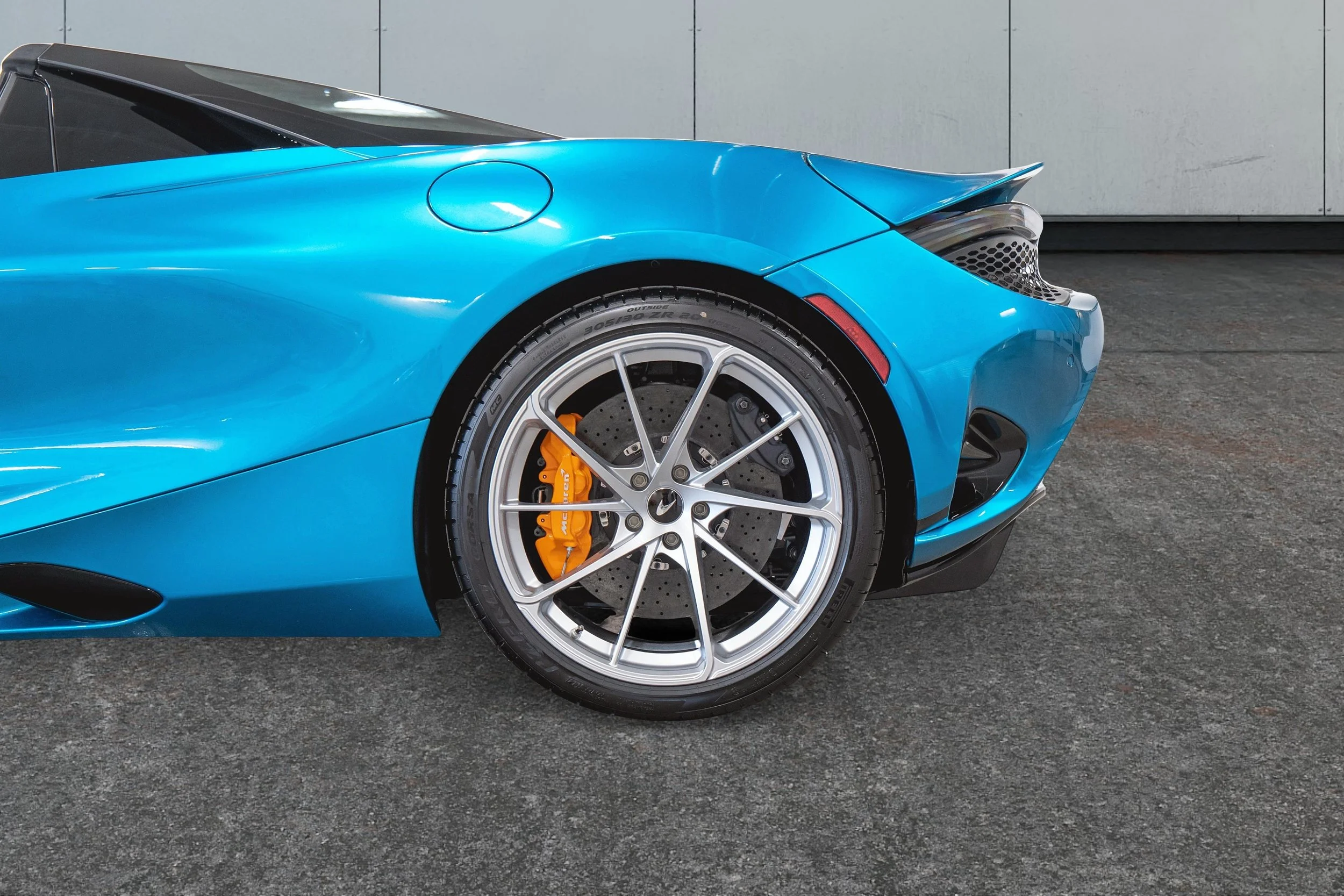 Jaguar Land Rover Laval - 5-13262460-mclaren-m10-2026-m26003-photos-exterieures.jpeg
