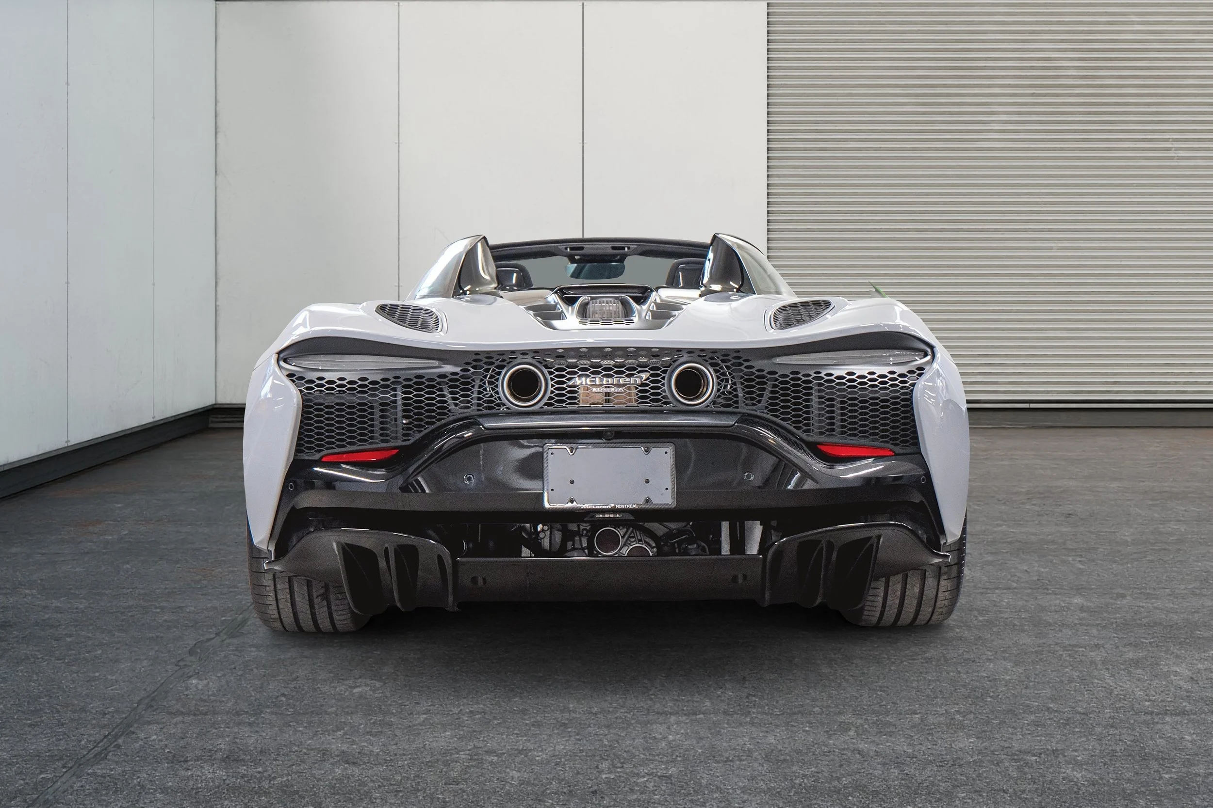 Jaguar Land Rover Laval - 6-13747913-mclaren-mp4-2026-m26005-photos-exterieures.jpeg