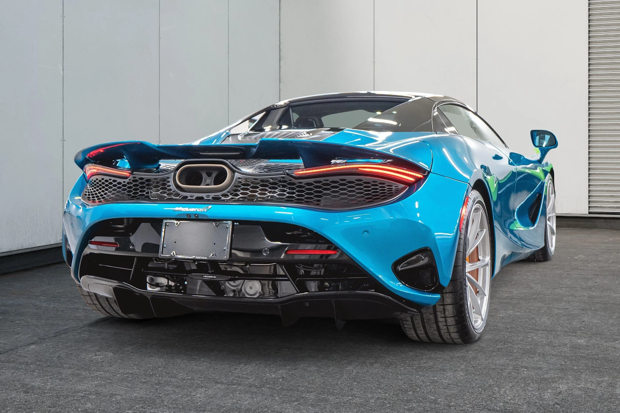 Jaguar Land Rover Laval - 13-13262468-mclaren-m10-2026-m26003-photos-exterieures.jpeg