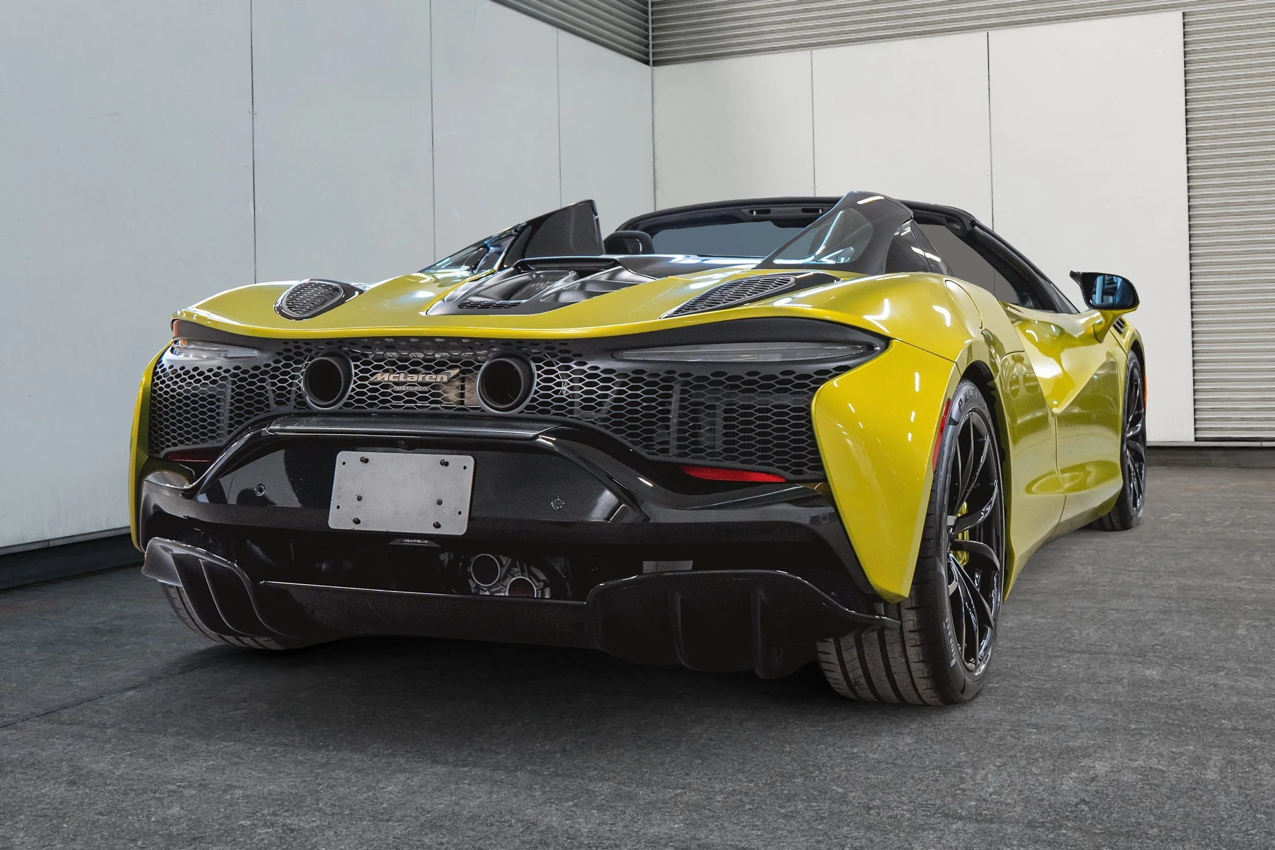 Jaguar Land Rover Laval - 6-13606507-mclaren-m10-2026-m26009-photos-exterieures.jpeg