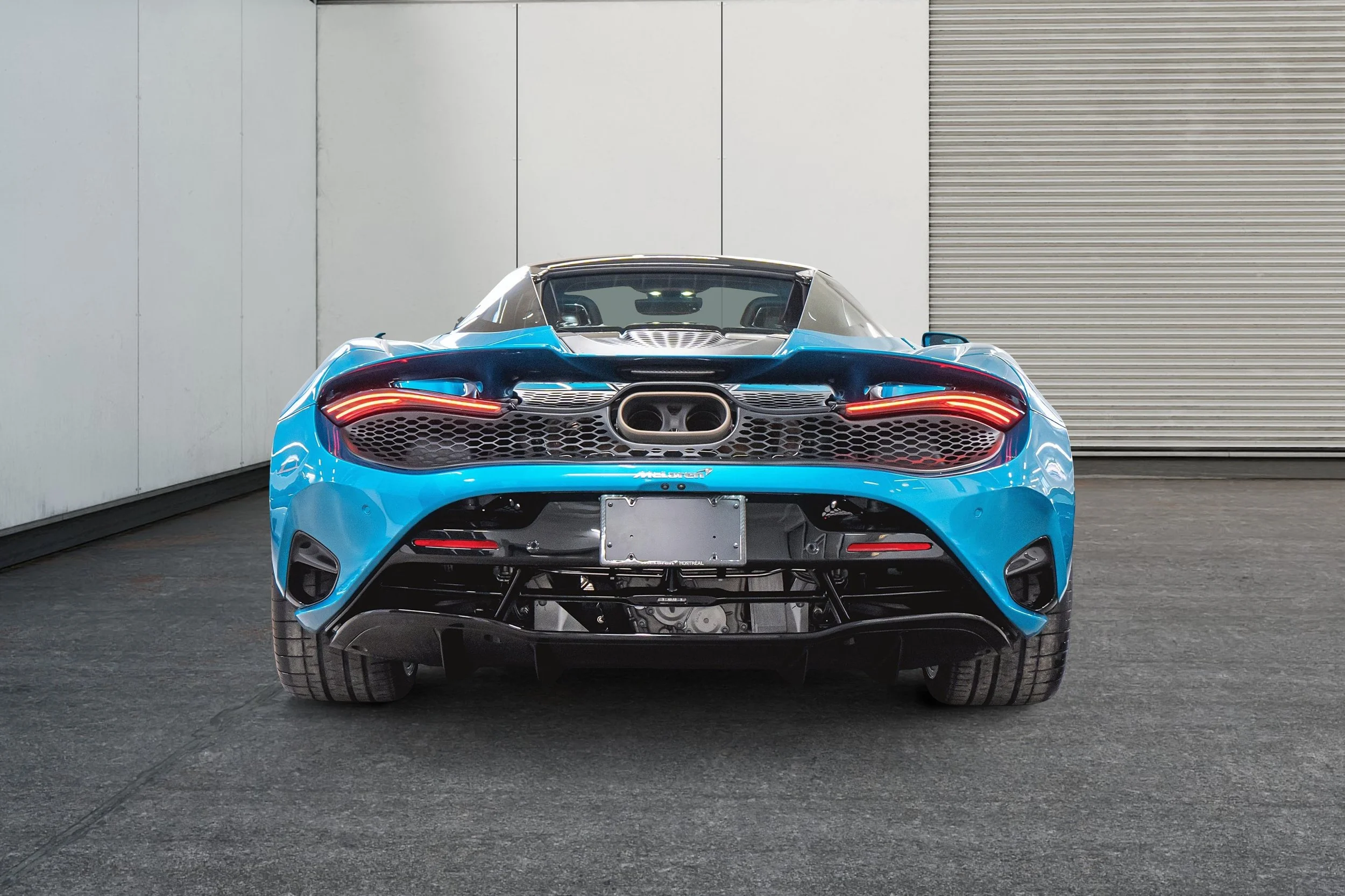 Jaguar Land Rover Laval - 12-13262467-mclaren-m10-2026-m26003-photos-exterieures.jpeg