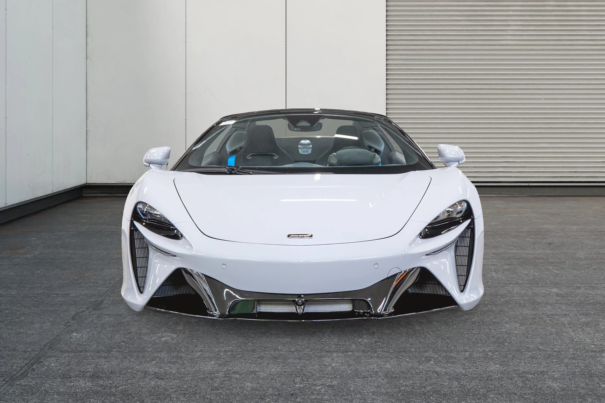 Jaguar Land Rover Laval - 9-13747919-mclaren-mp4-2026-m26005-photos-exterieures.jpeg