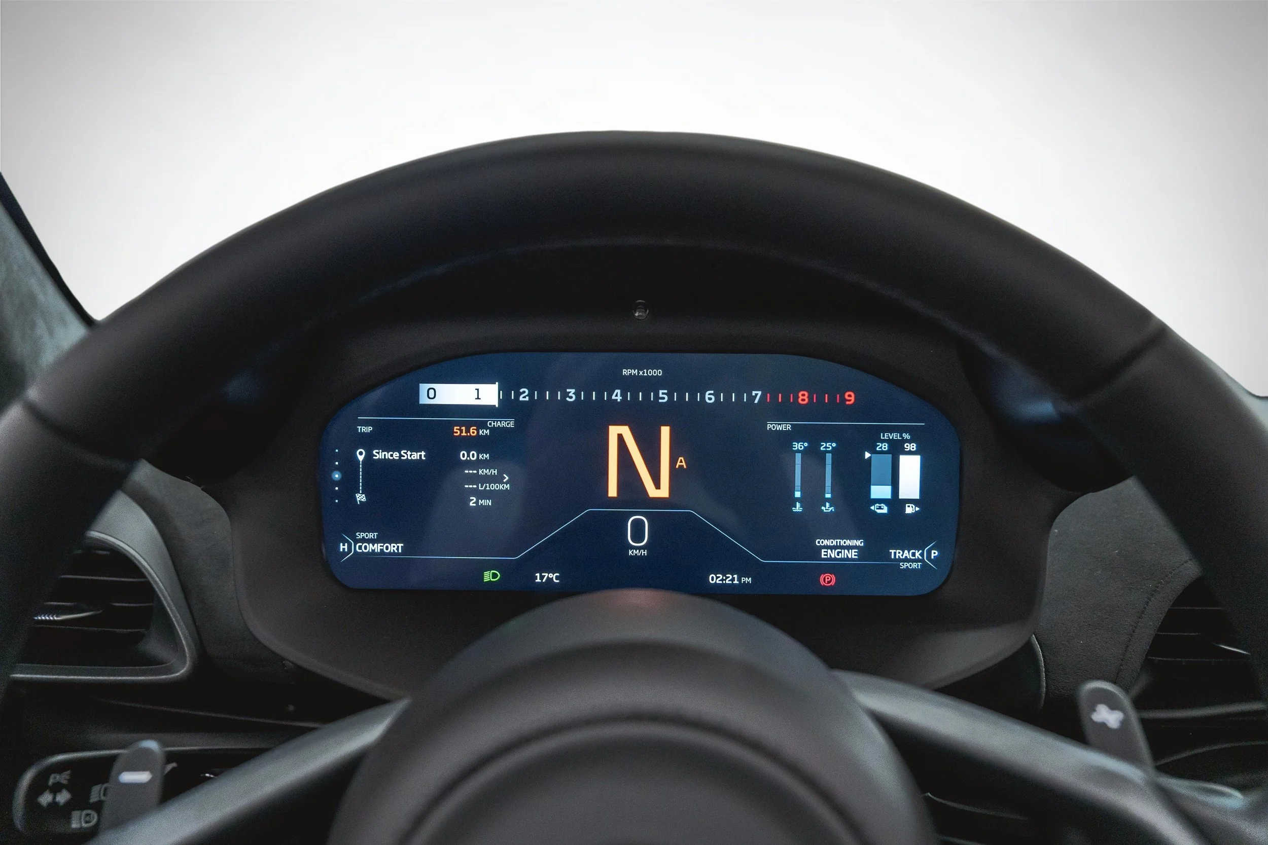 Jaguar Land Rover Laval - 10-13747938-mclaren-mp4-2026-m26005-photos-interieures.jpeg