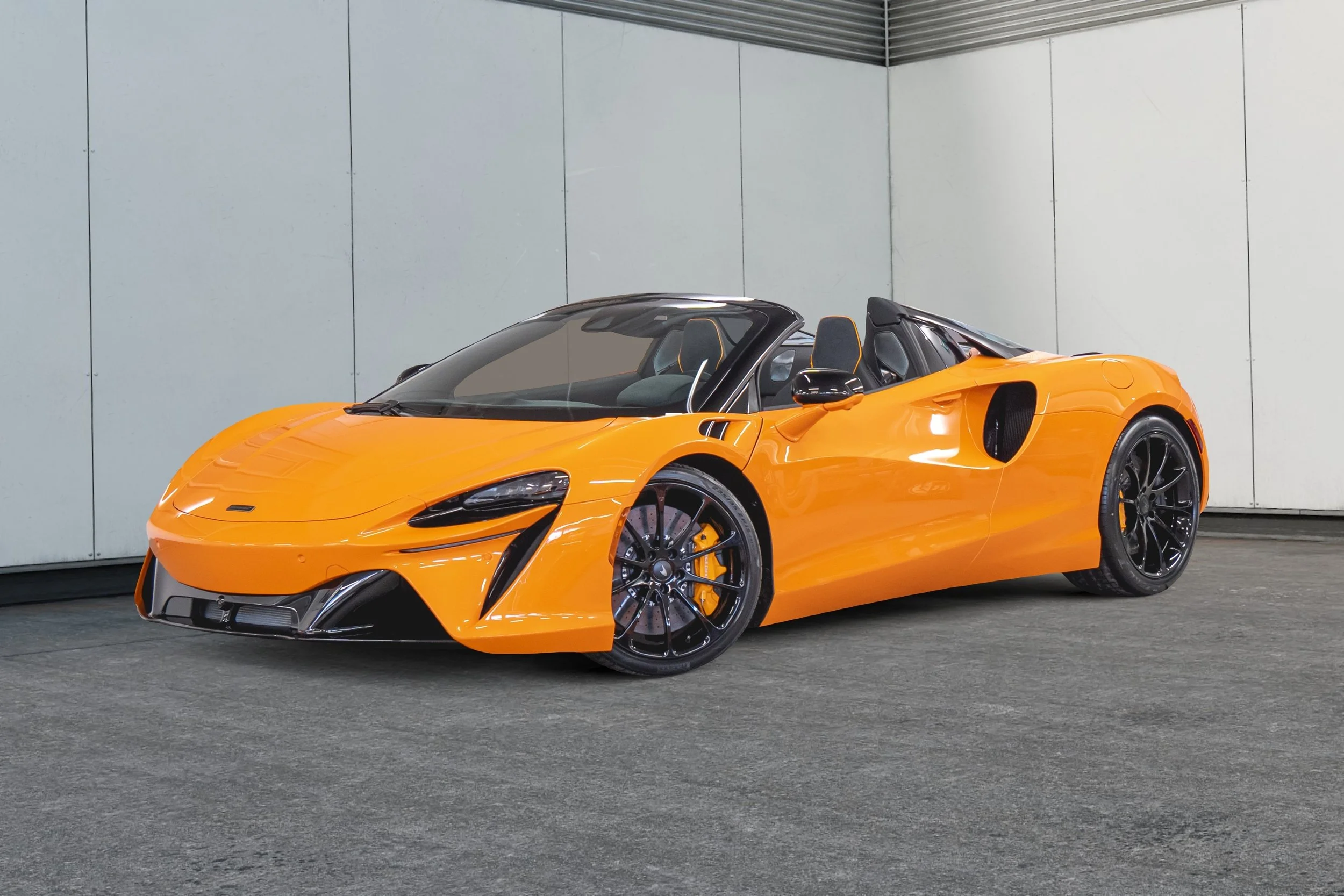Jaguar Land Rover Laval - 1-12511249-mclaren-650s-spider-2026-m26008-photos-exterieures.jpeg