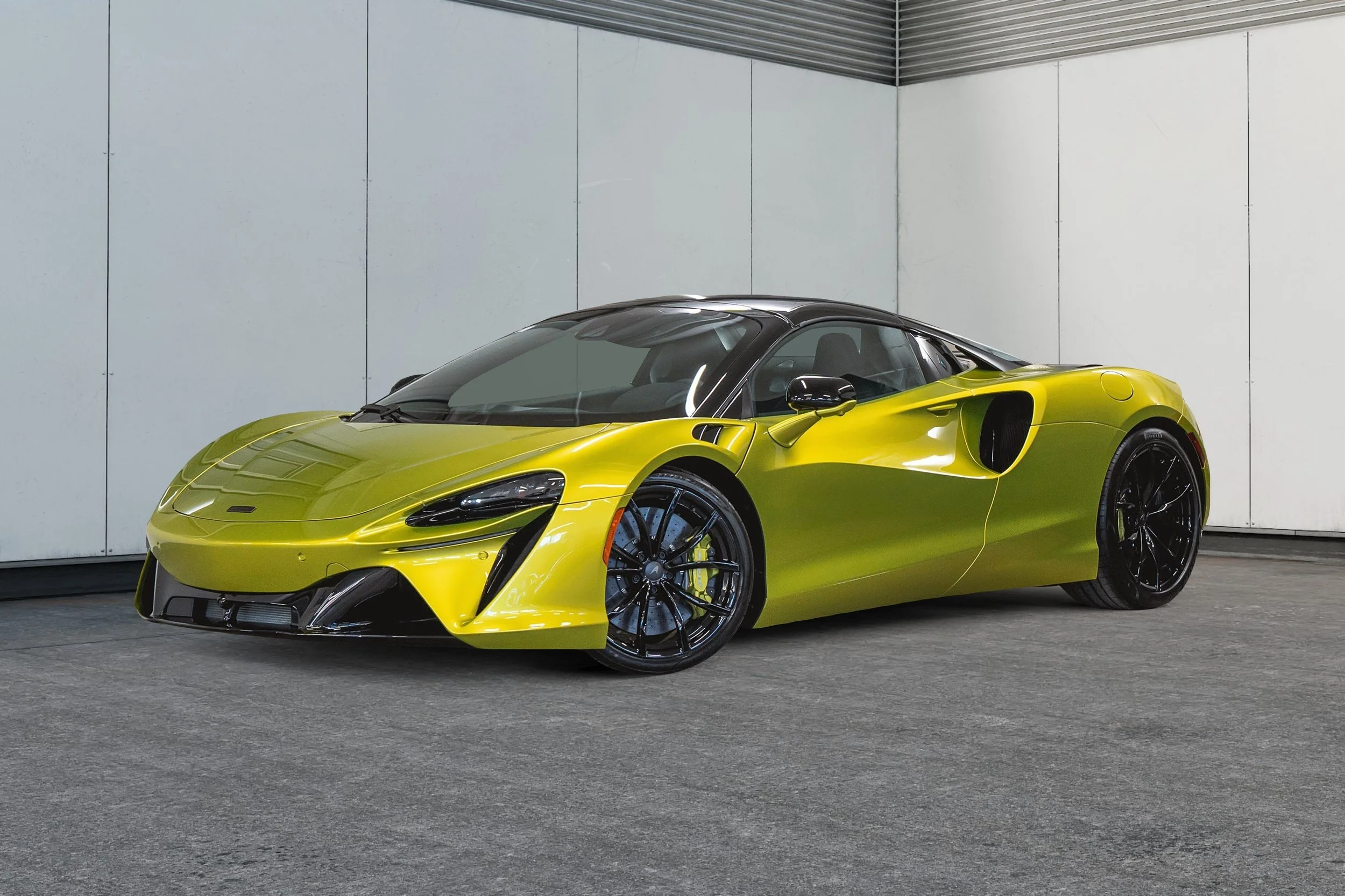Jaguar Land Rover Laval - 1-13606486-mclaren-m10-2026-m26009-photos-exterieures.jpeg