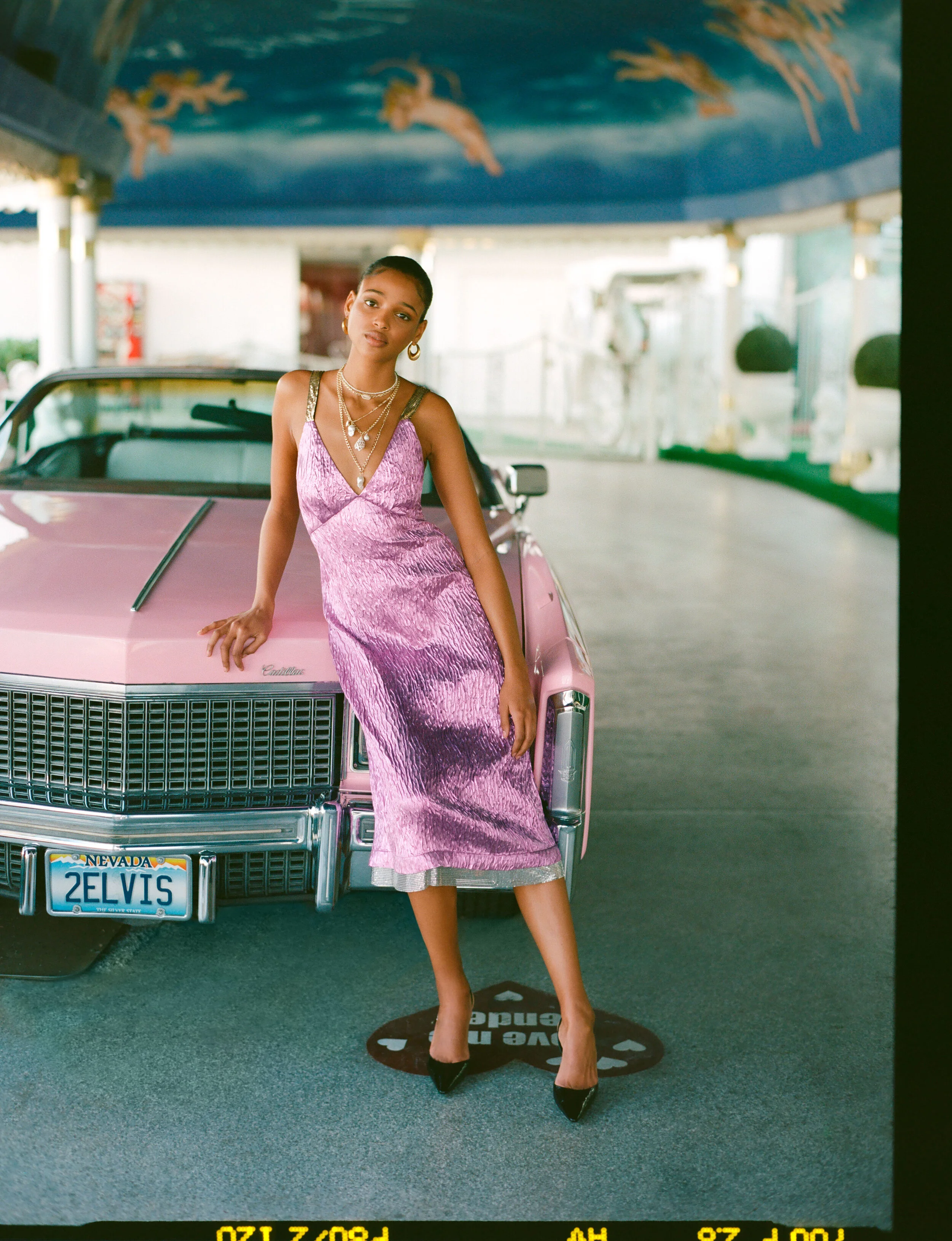 2019-10-23_RAYNER_RESORT_TREND_BOUTIQUE_FILM_SHOT_B_01.jpg